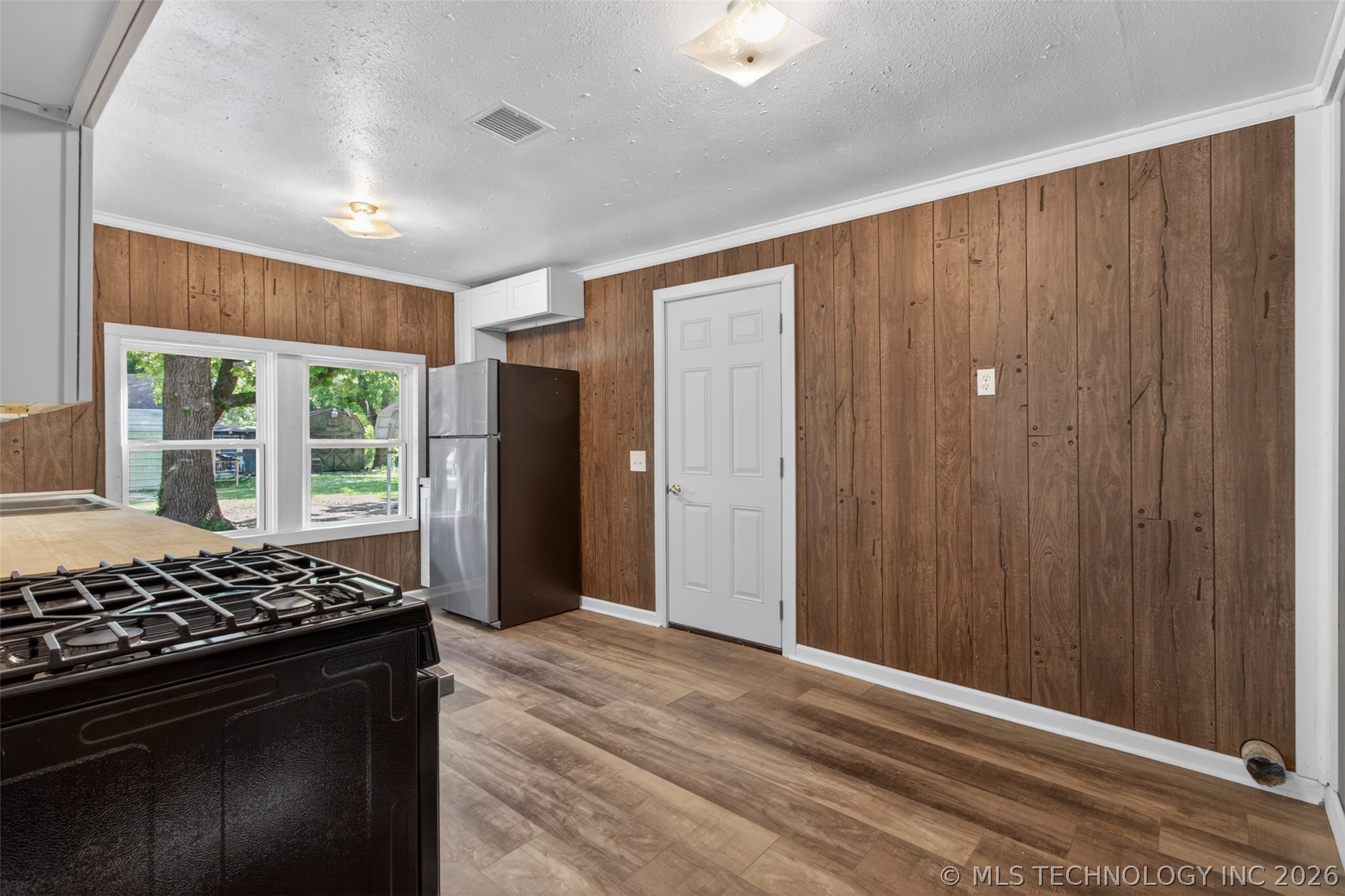 228 S Edith Street Property Photo 7