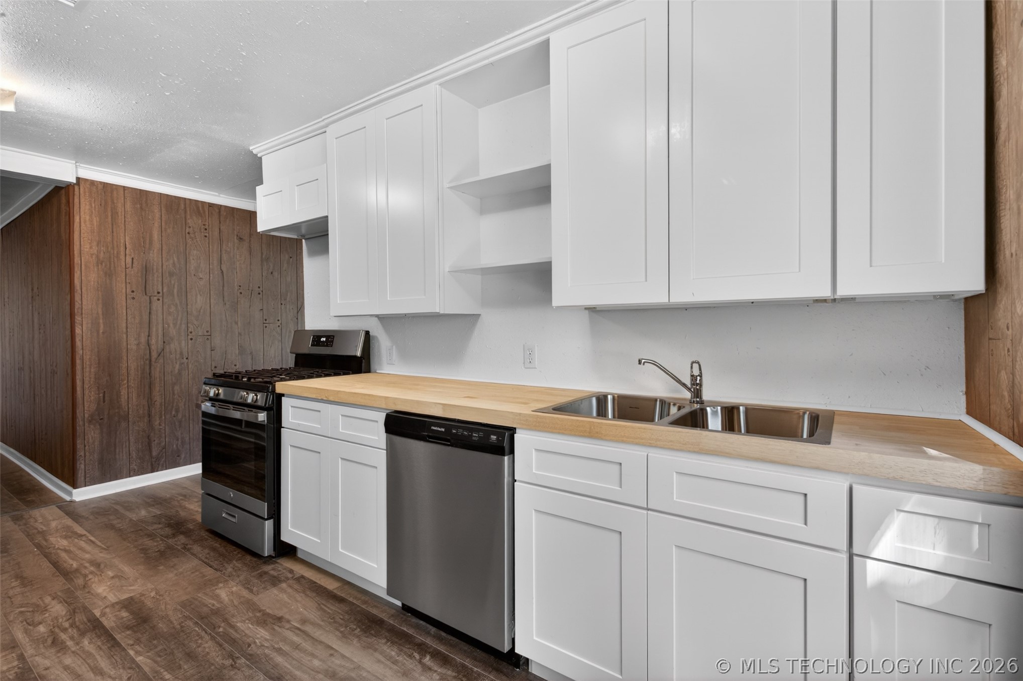 228 S Edith Street Property Photo 8