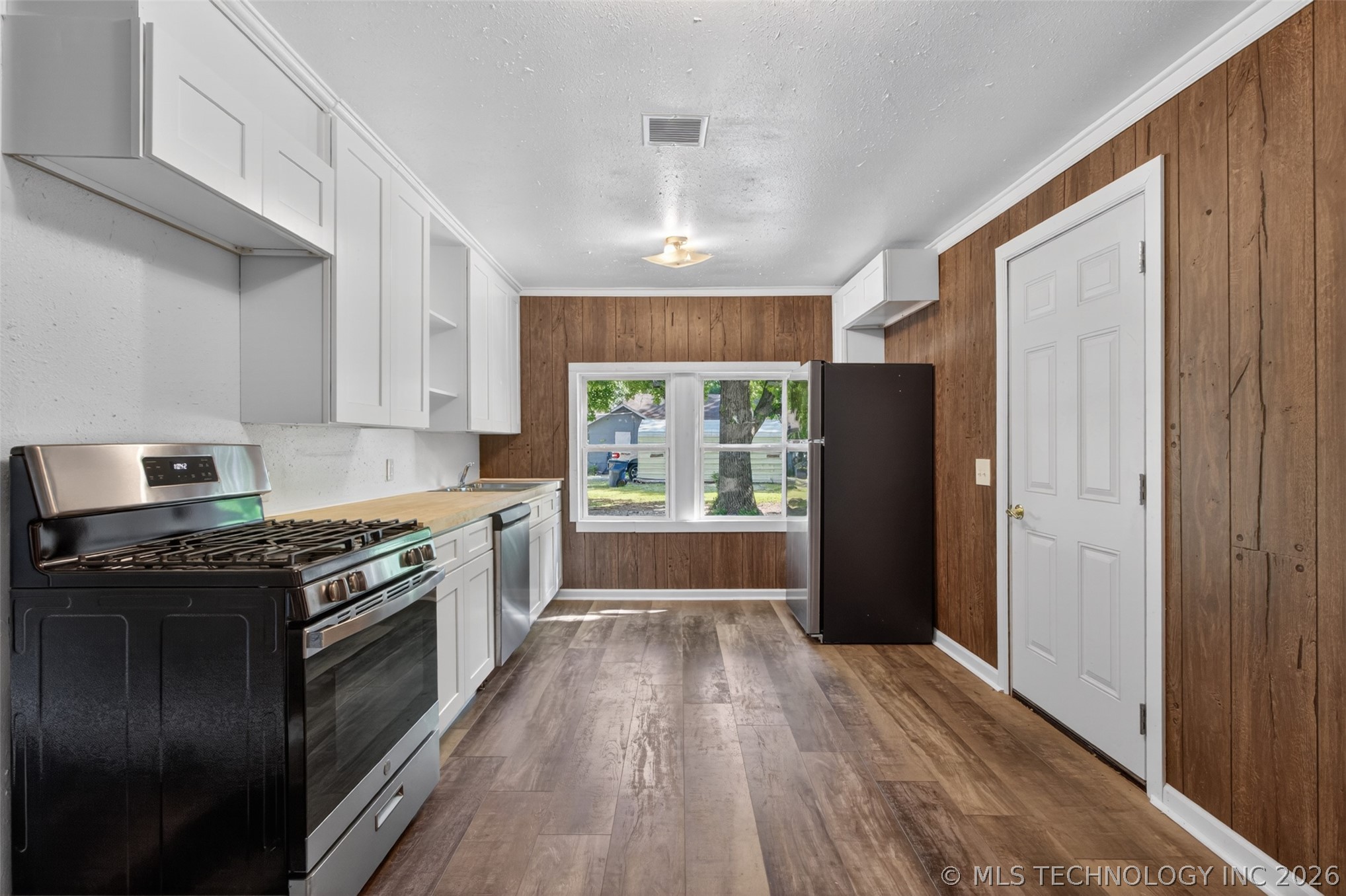 228 S Edith Street Property Photo 10