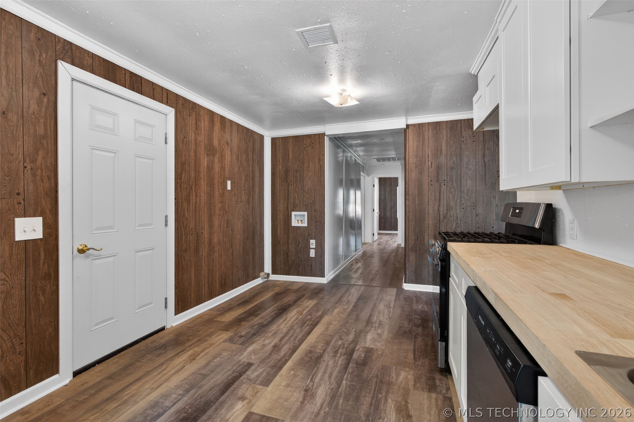 228 S Edith Street Property Photo 11