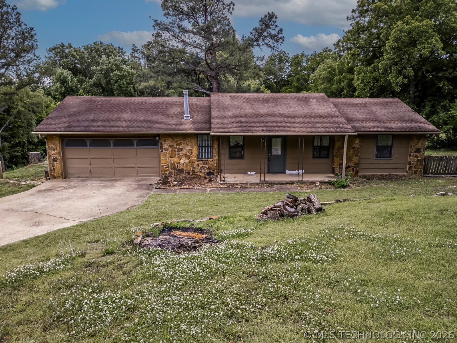 9650 E 460 Road N Property Photo 2