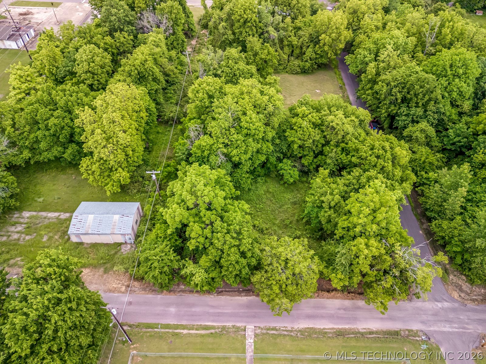 2302 Elizabeth Avenue E Property Photo 5