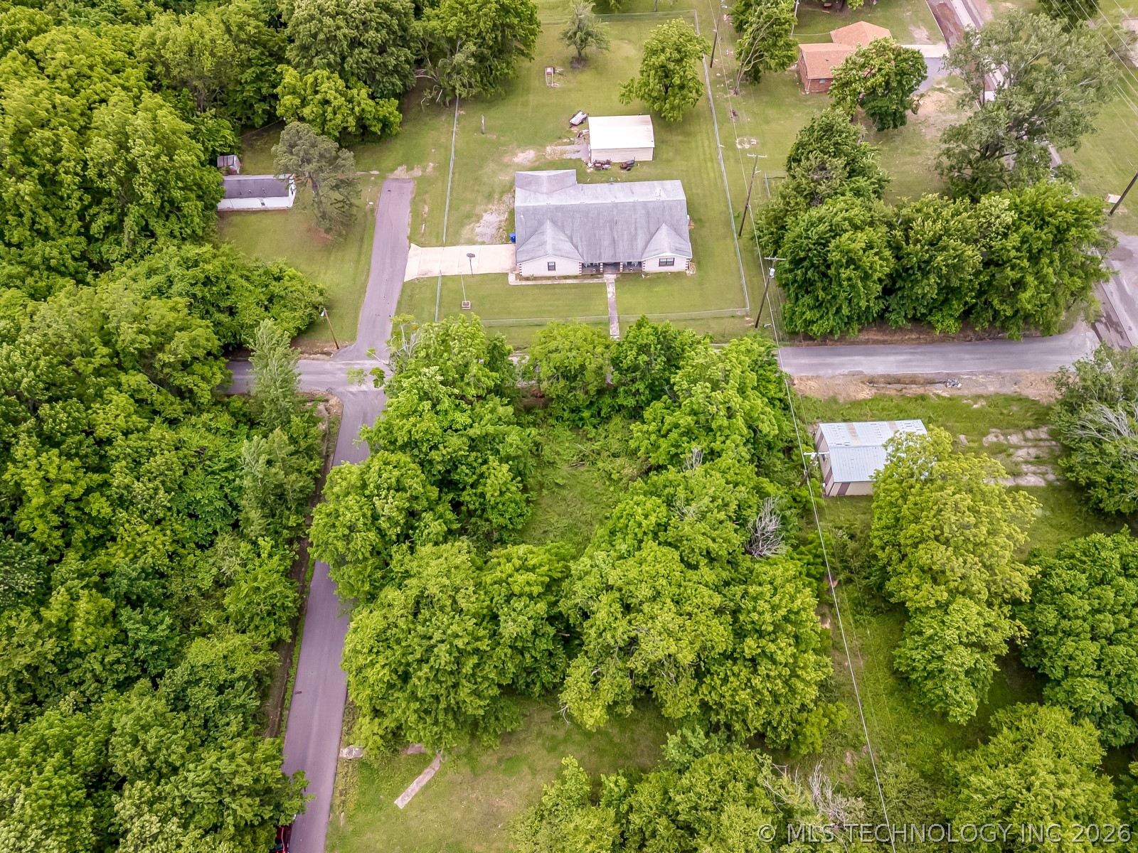 2302 Elizabeth Avenue E Property Photo 12