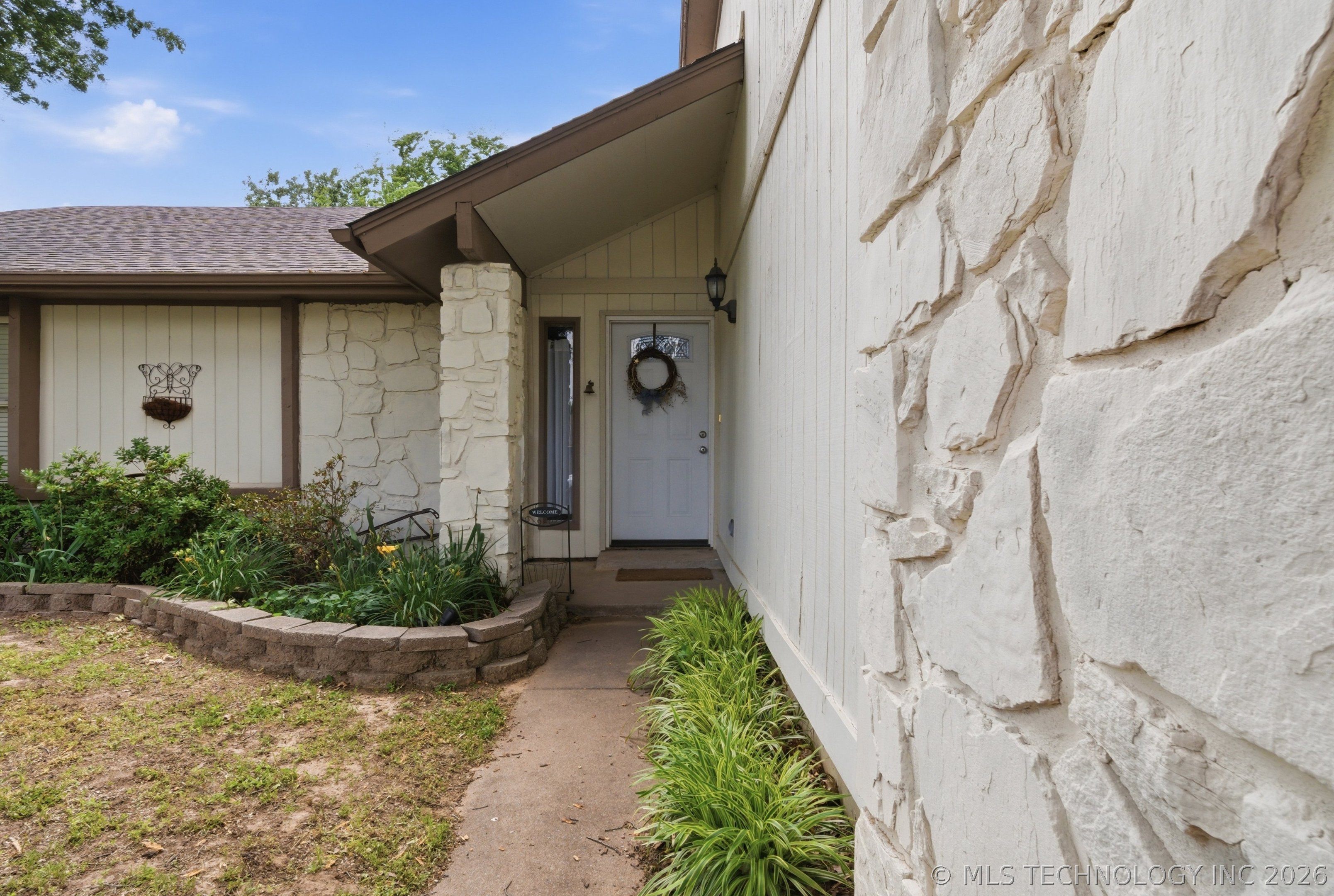 9422 S 70th East Avenue E Property Photo 4
