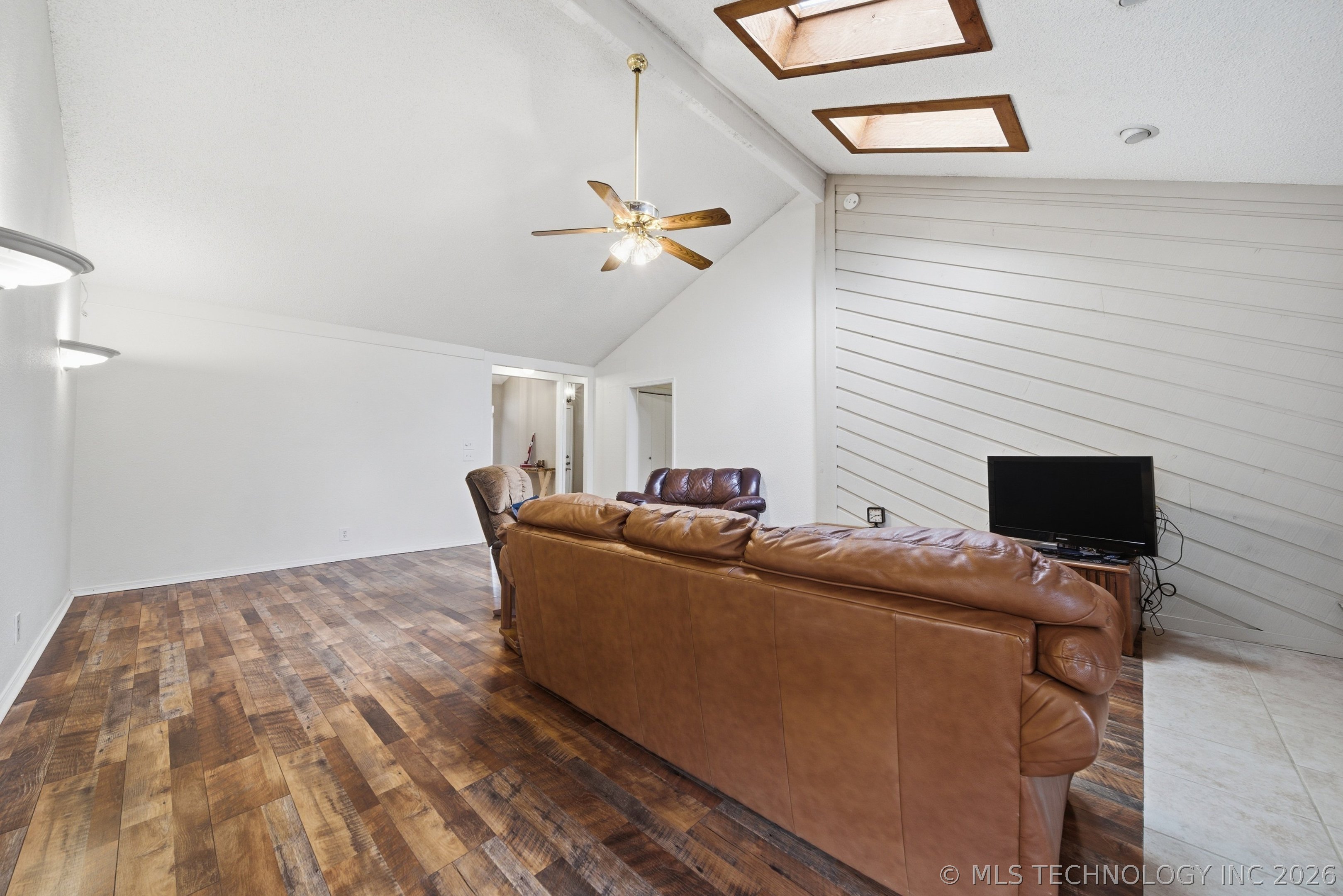 9422 S 70th East Avenue E Property Photo 8