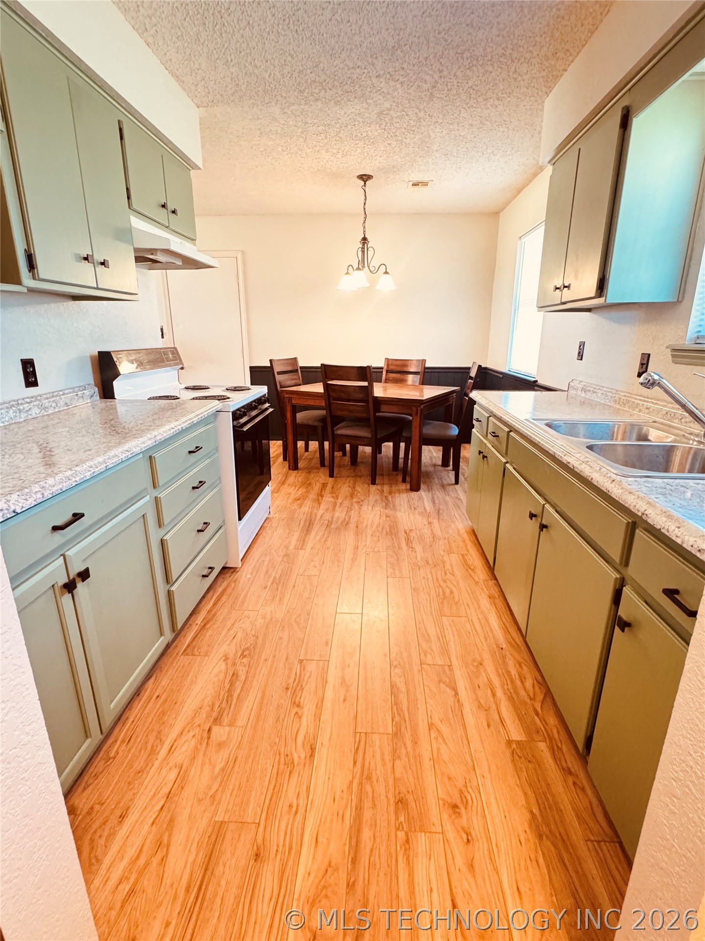 108612 S 4100 Road Property Photo 8