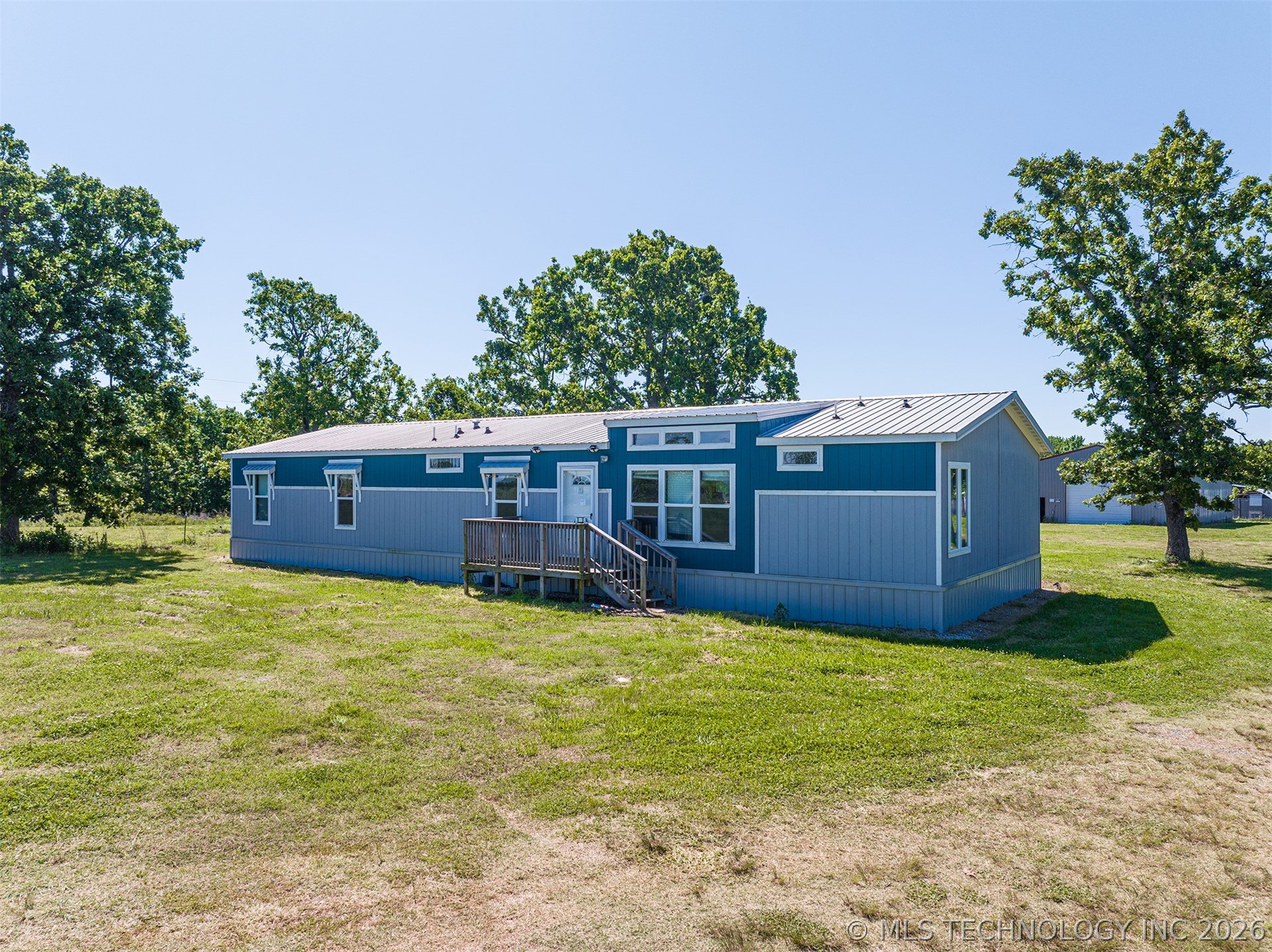 12453 E 484 Road Property Photo 3