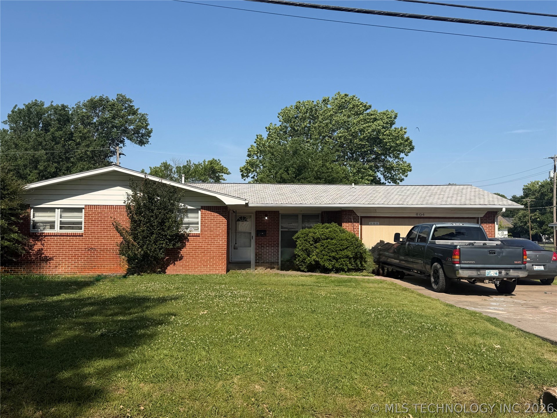 604 S White Avenue Property Photo 1