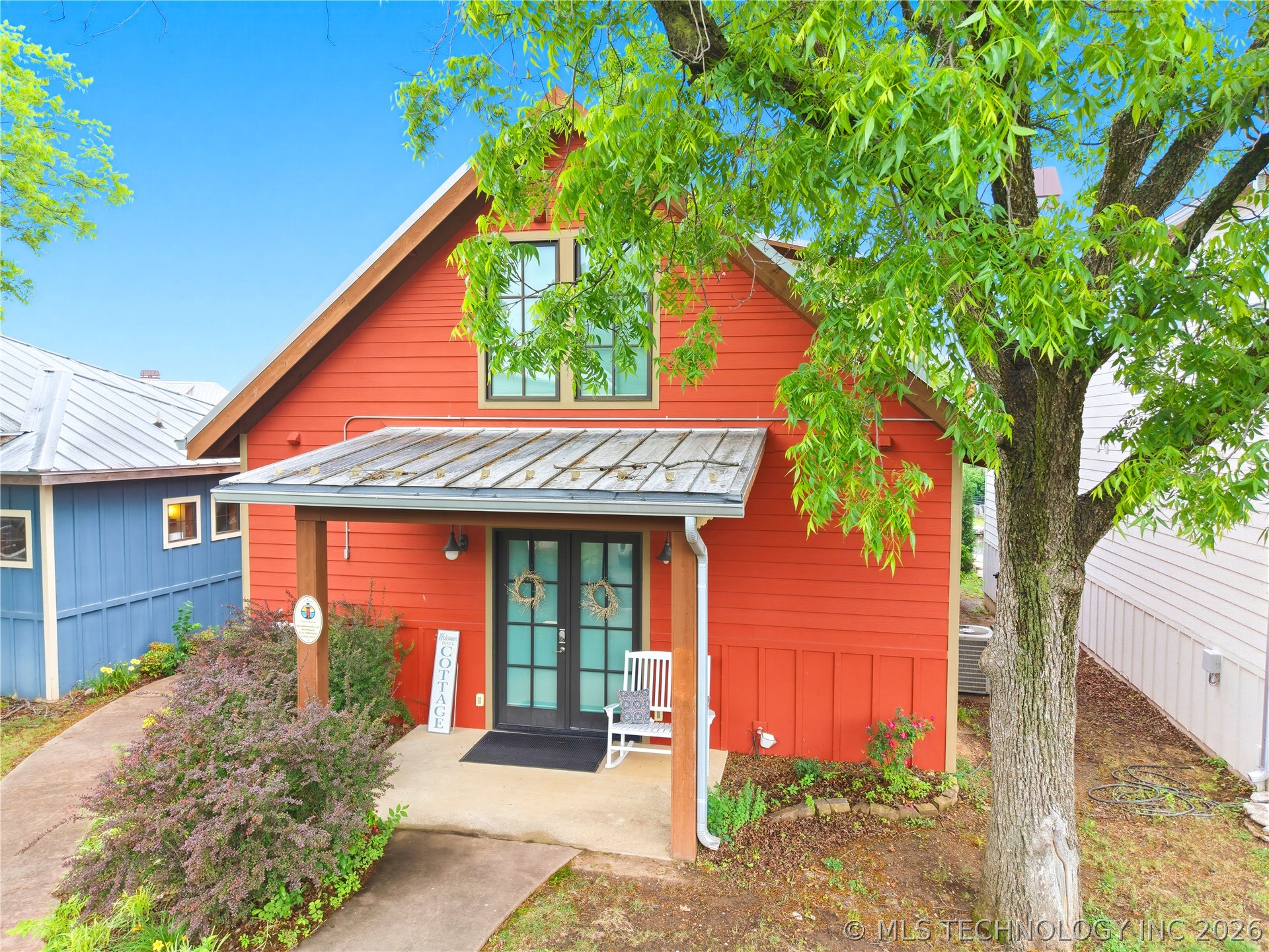 37119 S Cliff Crest Drive Property Photo 2
