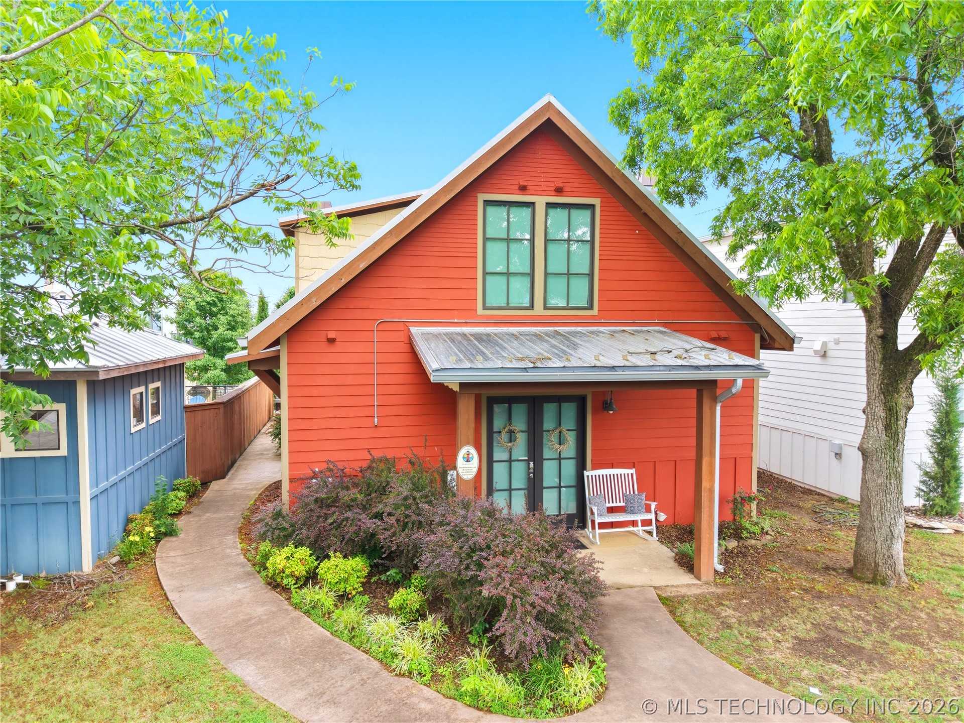 37119 S Cliff Crest Drive Property Photo 3