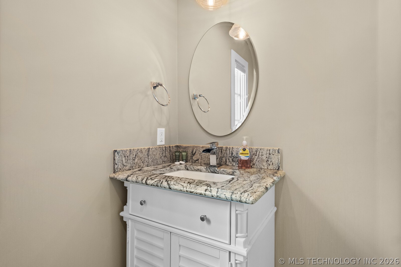 37119 S Cliff Crest Drive Property Photo 28