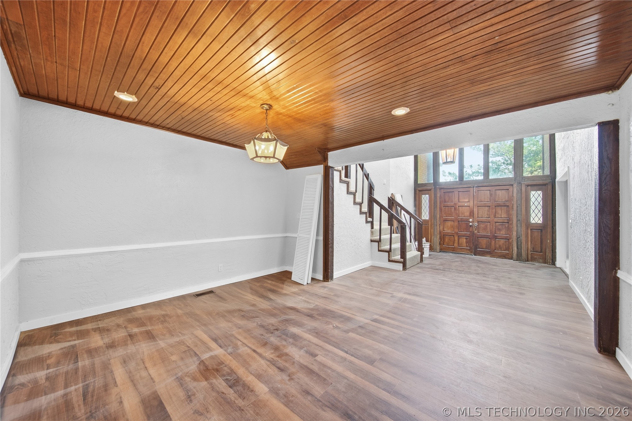 3928 E 60th Place Property Photo 8