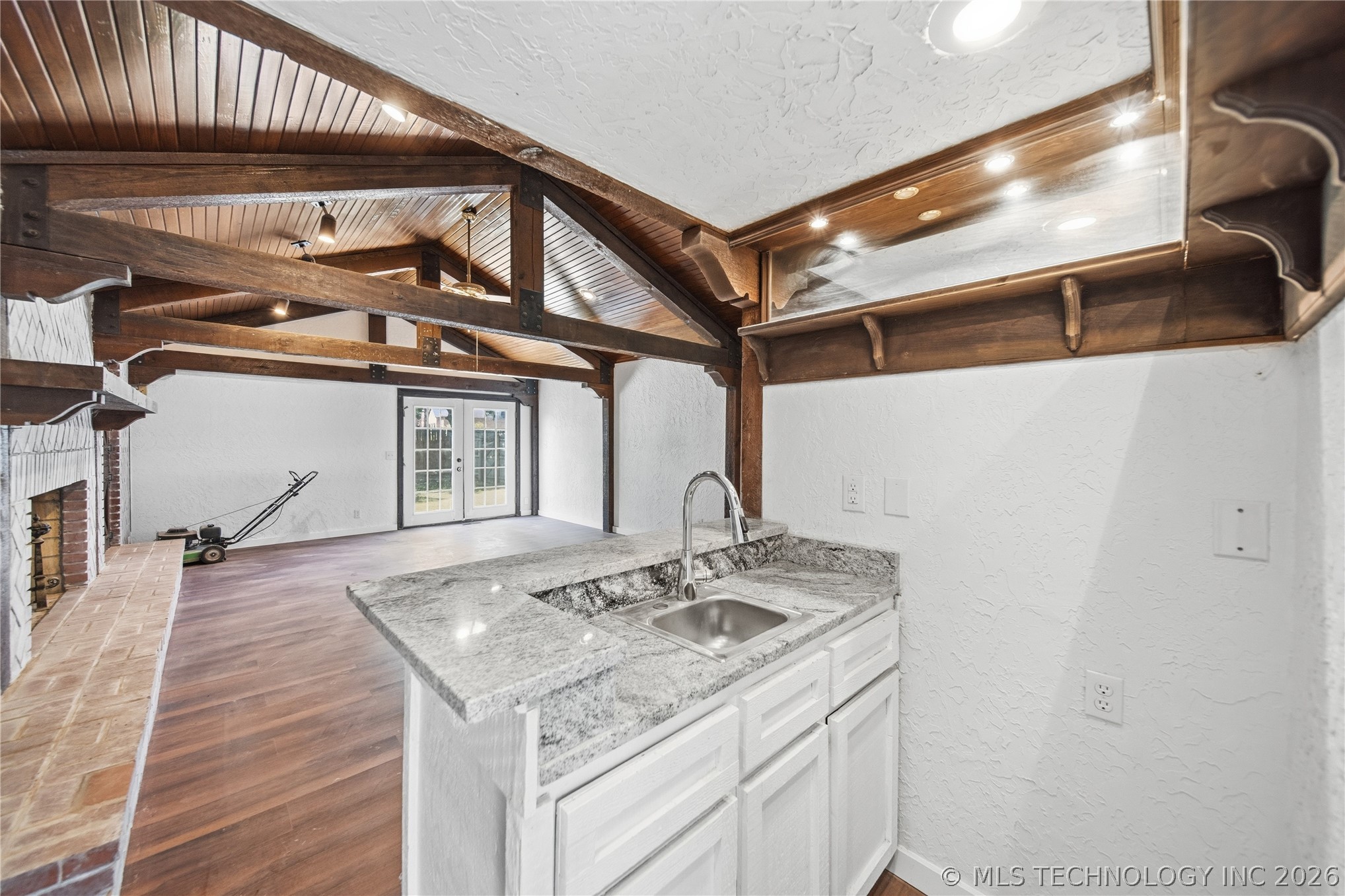 3928 E 60th Place Property Photo 11