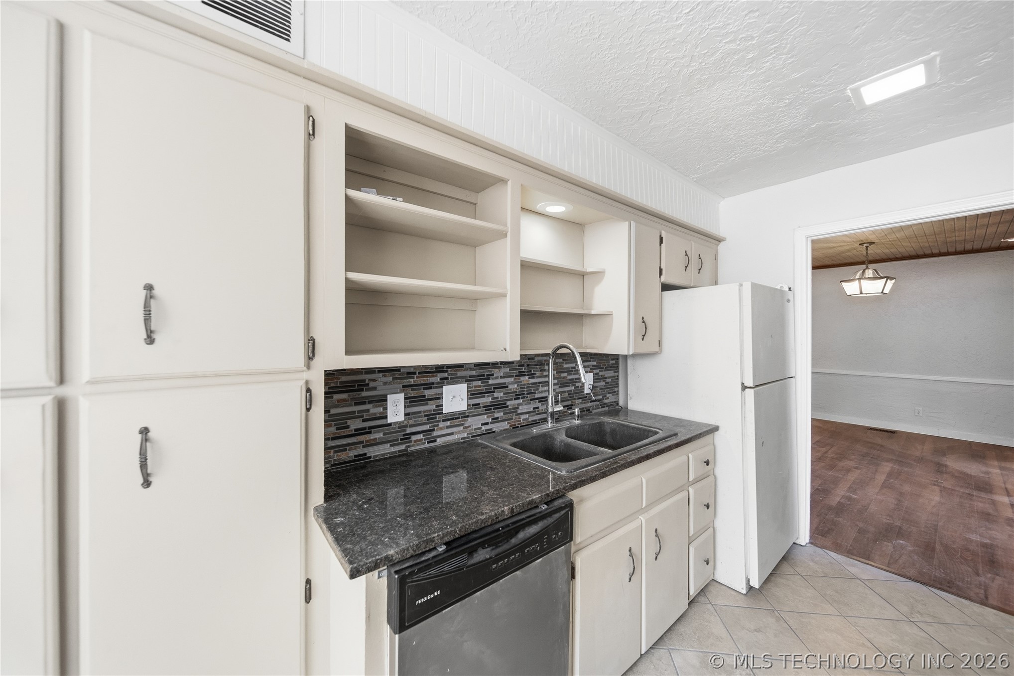 3928 E 60th Place Property Photo 13