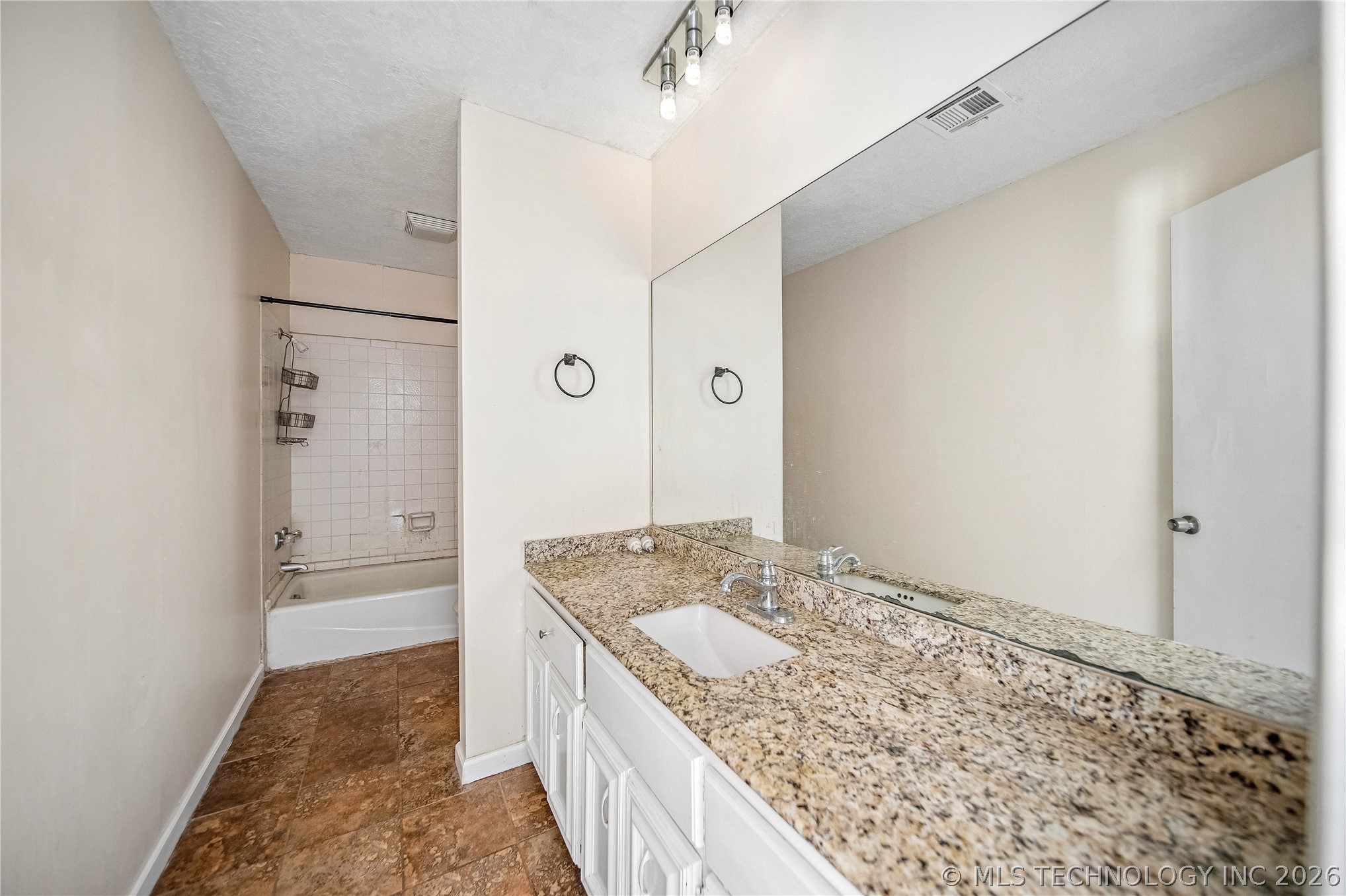 3928 E 60th Place Property Photo 46
