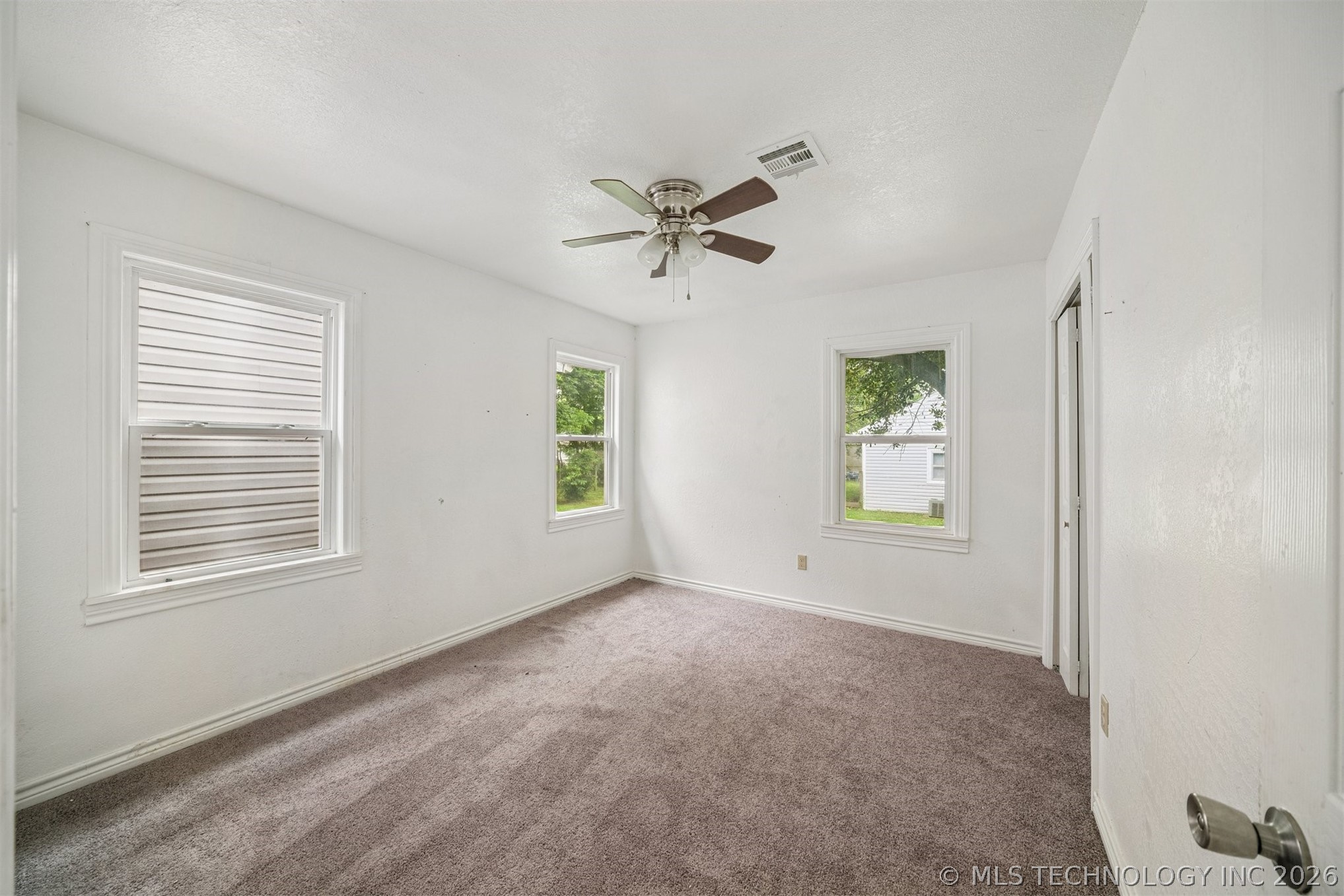 1010 N Gertrude Avenue Property Photo 8