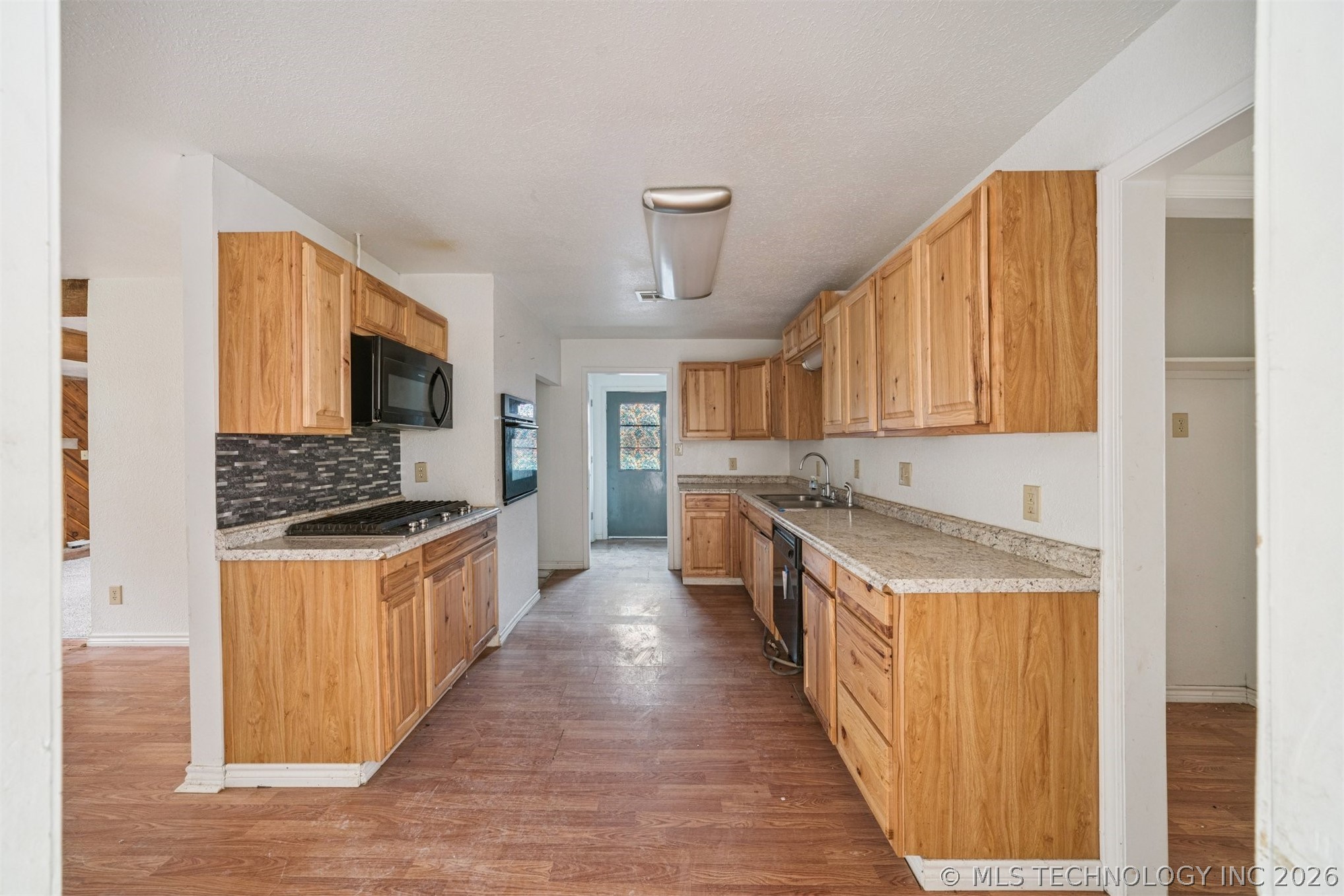 1010 N Gertrude Avenue Property Photo 10