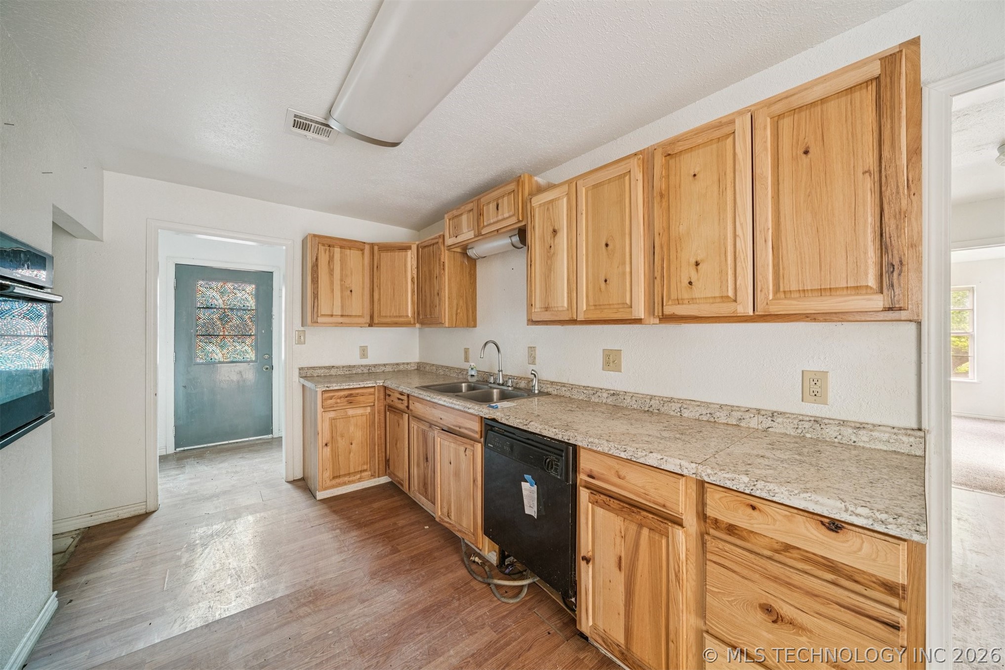1010 N Gertrude Avenue Property Photo 11