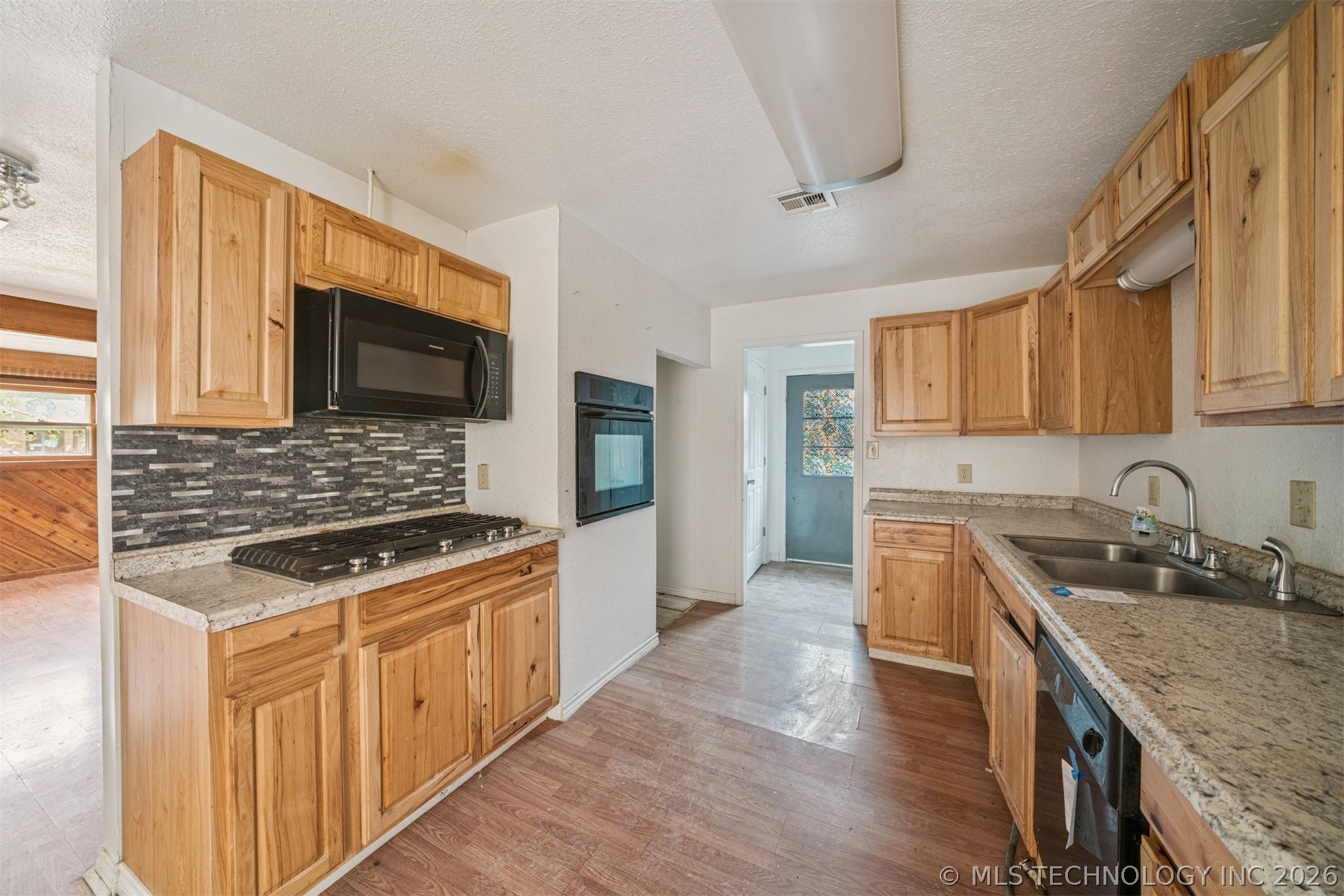 1010 N Gertrude Avenue Property Photo 12