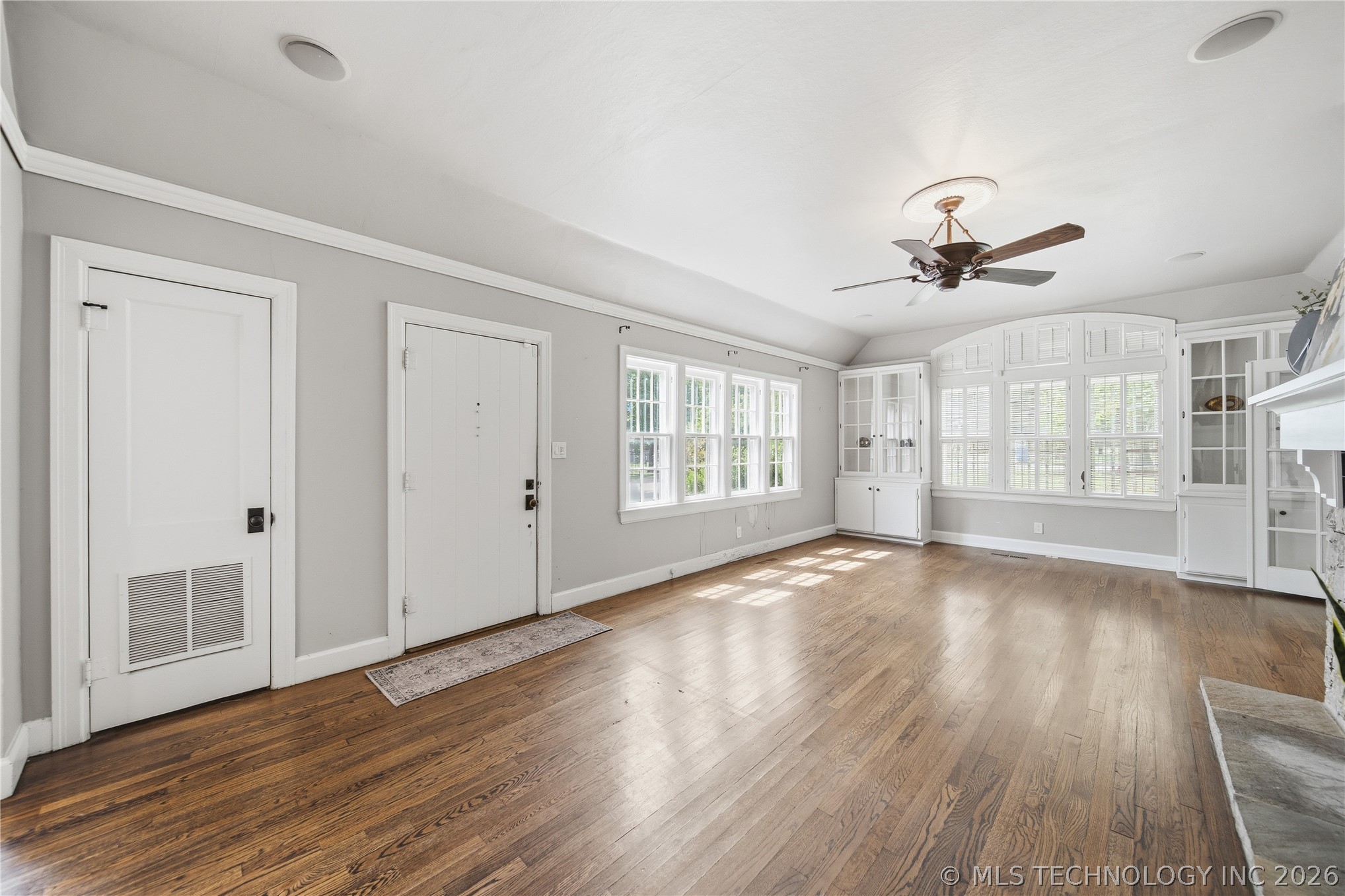 2776 E 49th Street Property Photo 8