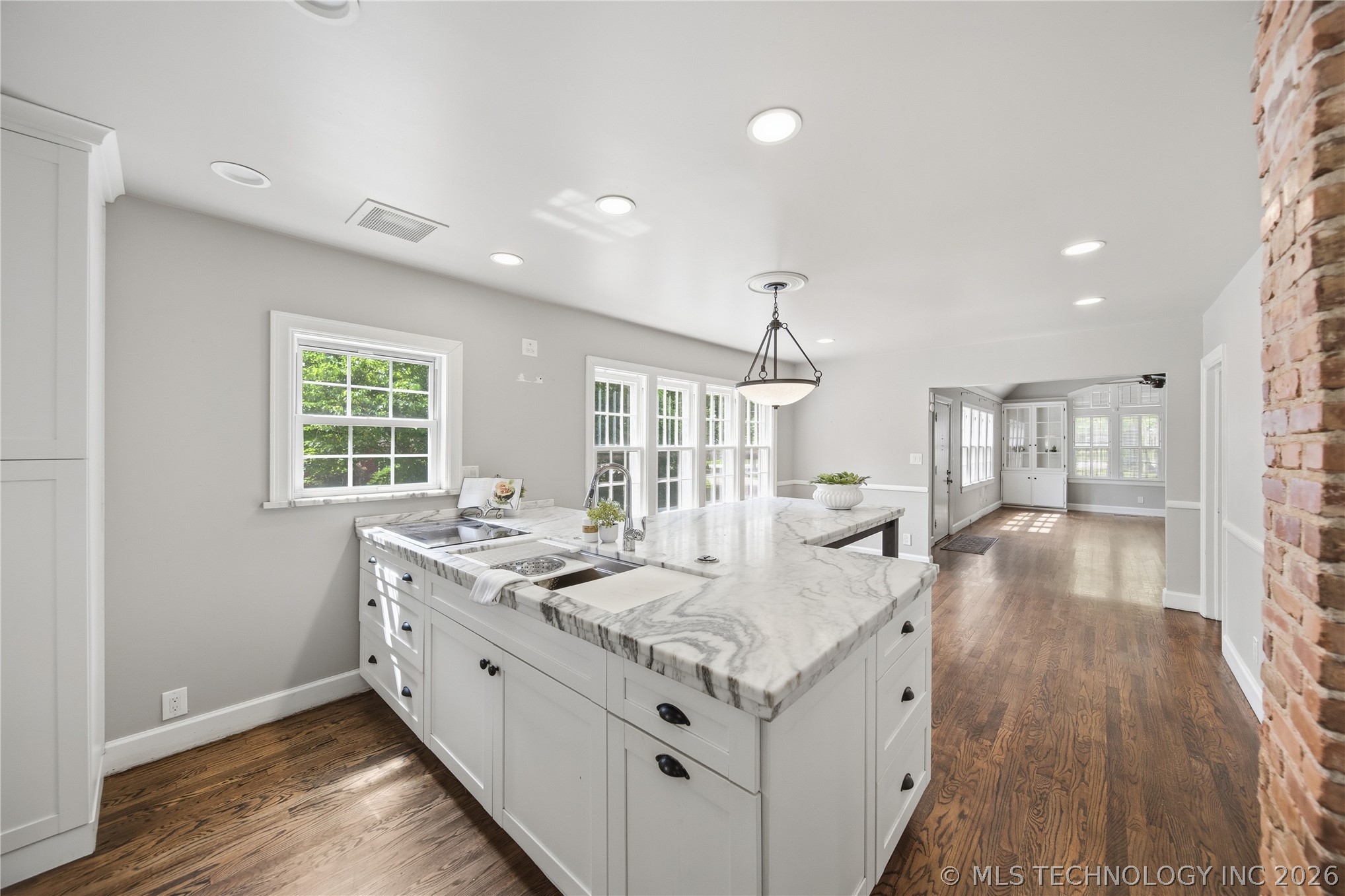 2776 E 49th Street Property Photo 15