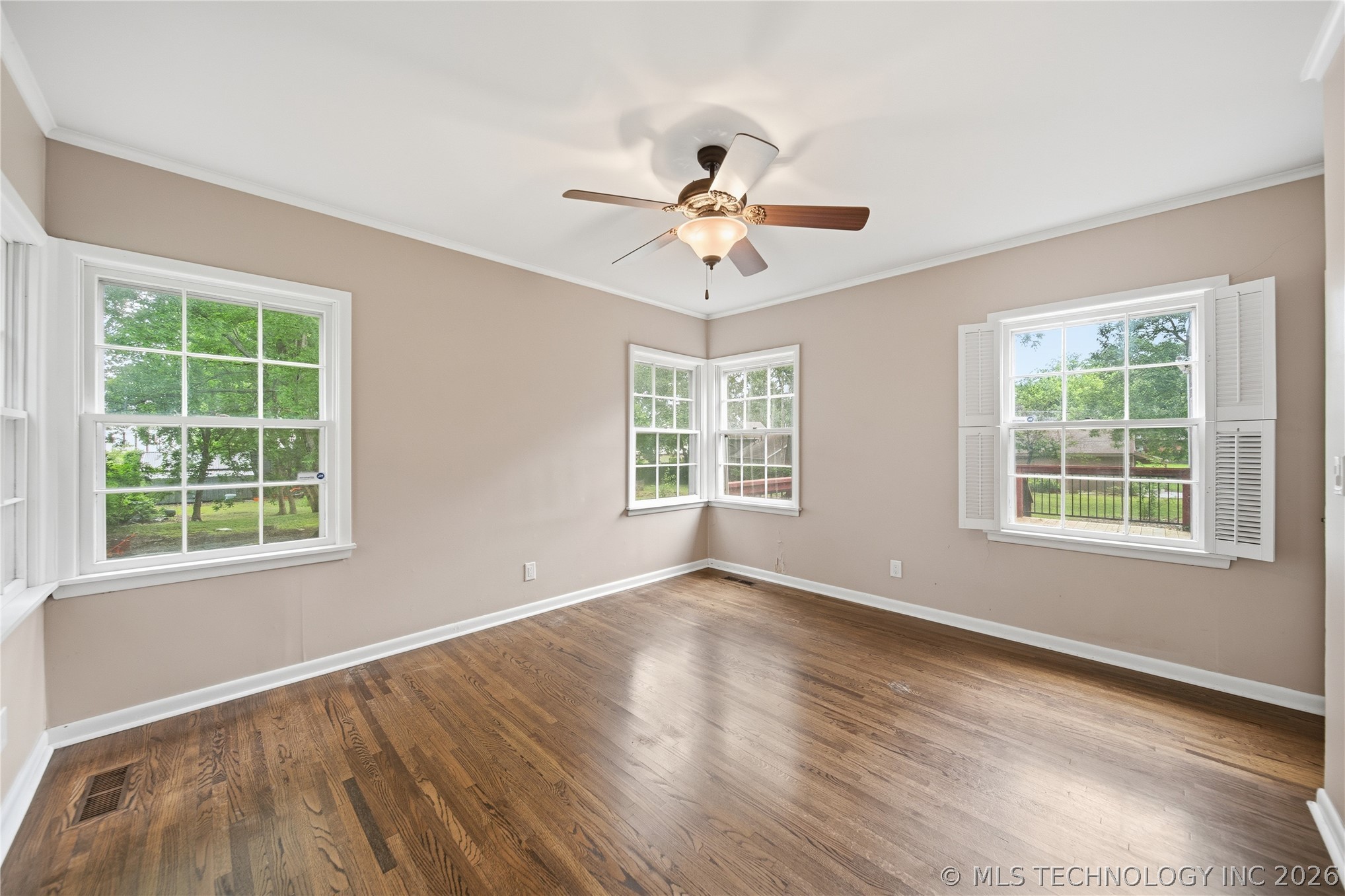 2776 E 49th Street Property Photo 22