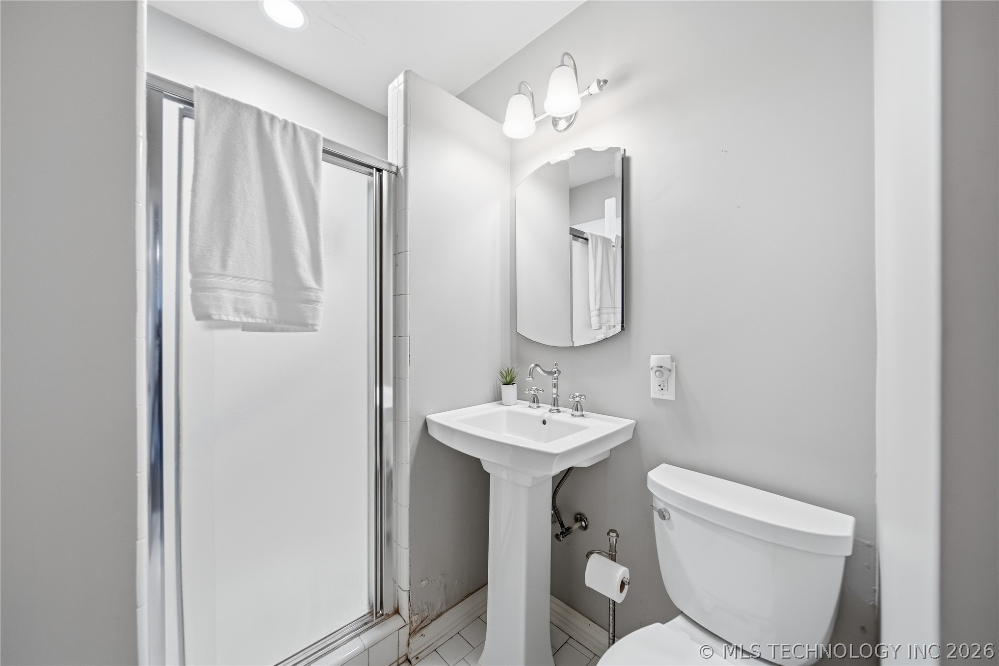 2776 E 49th Street Property Photo 29