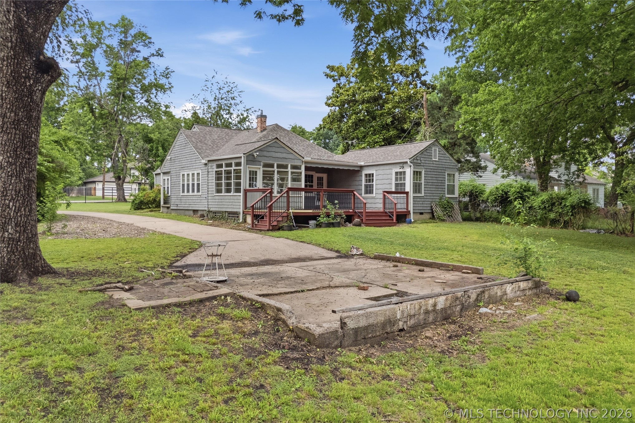 2776 E 49th Street Property Photo 43