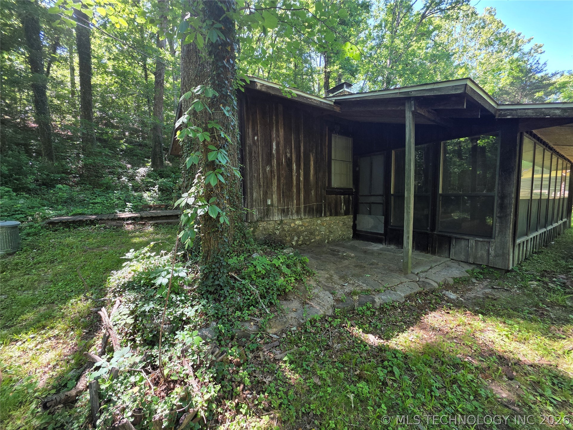 20453 E Whipperwill Road Property Photo 2