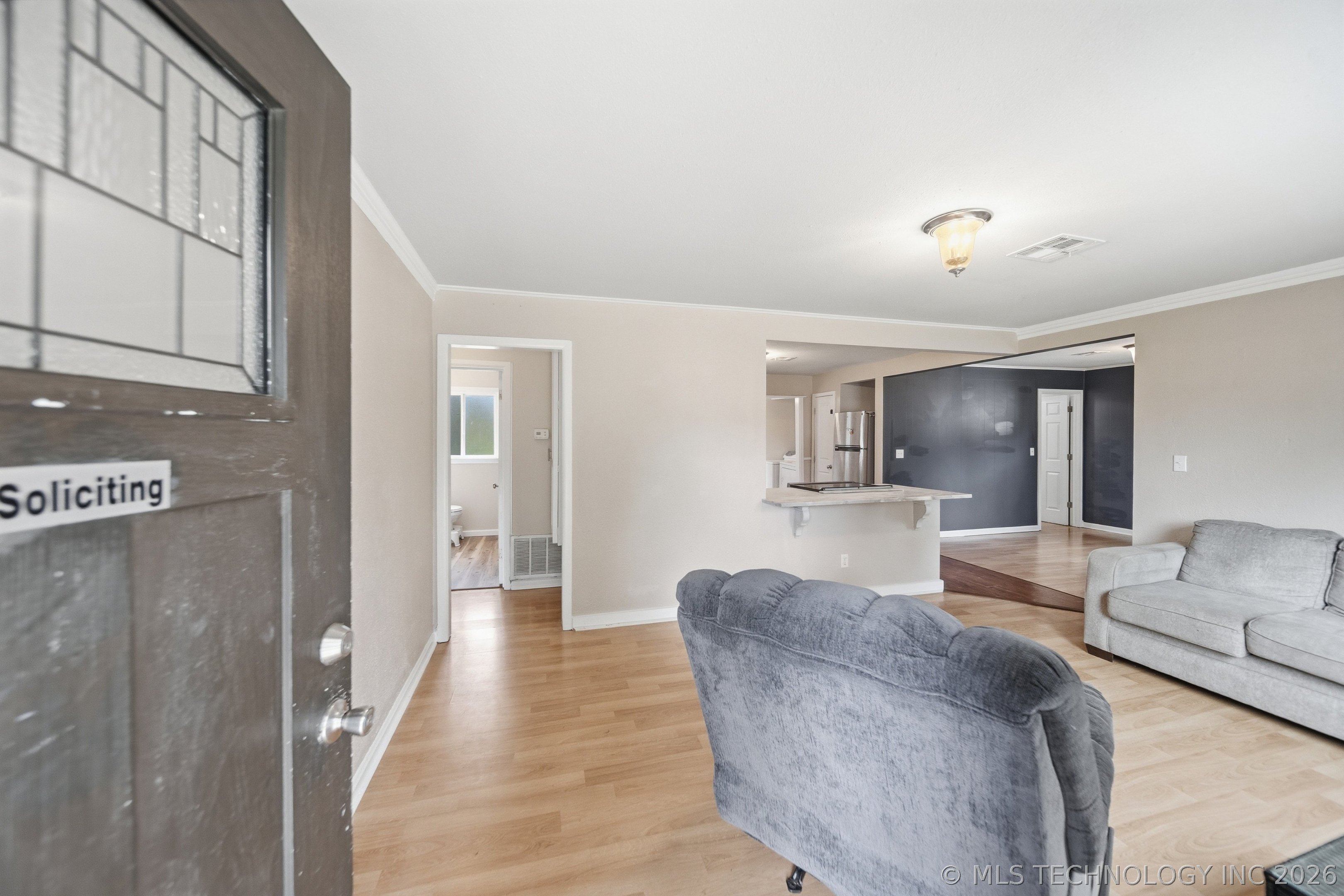 213 E 12th Place Property Photo 8
