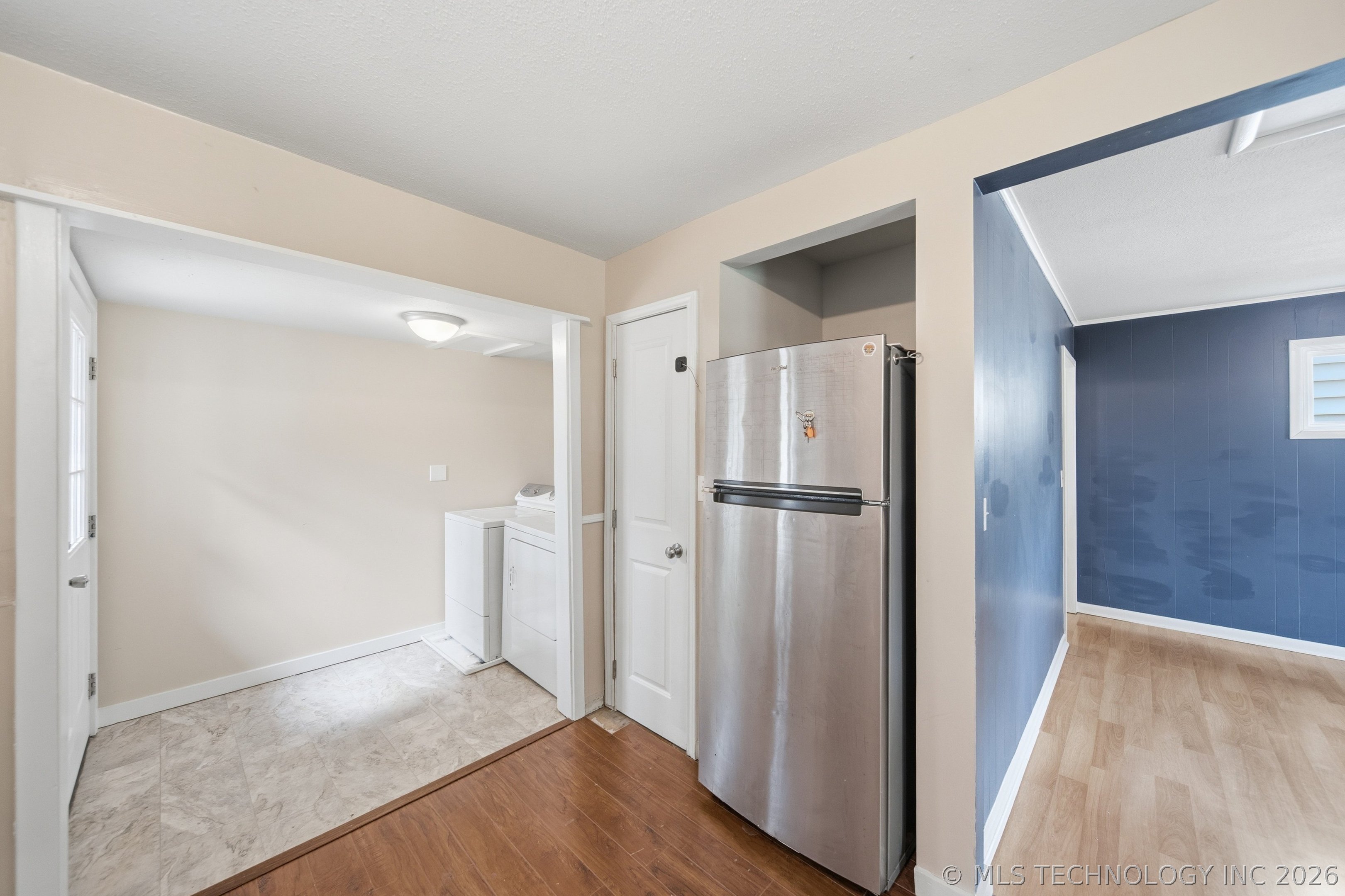 213 E 12th Place Property Photo 16