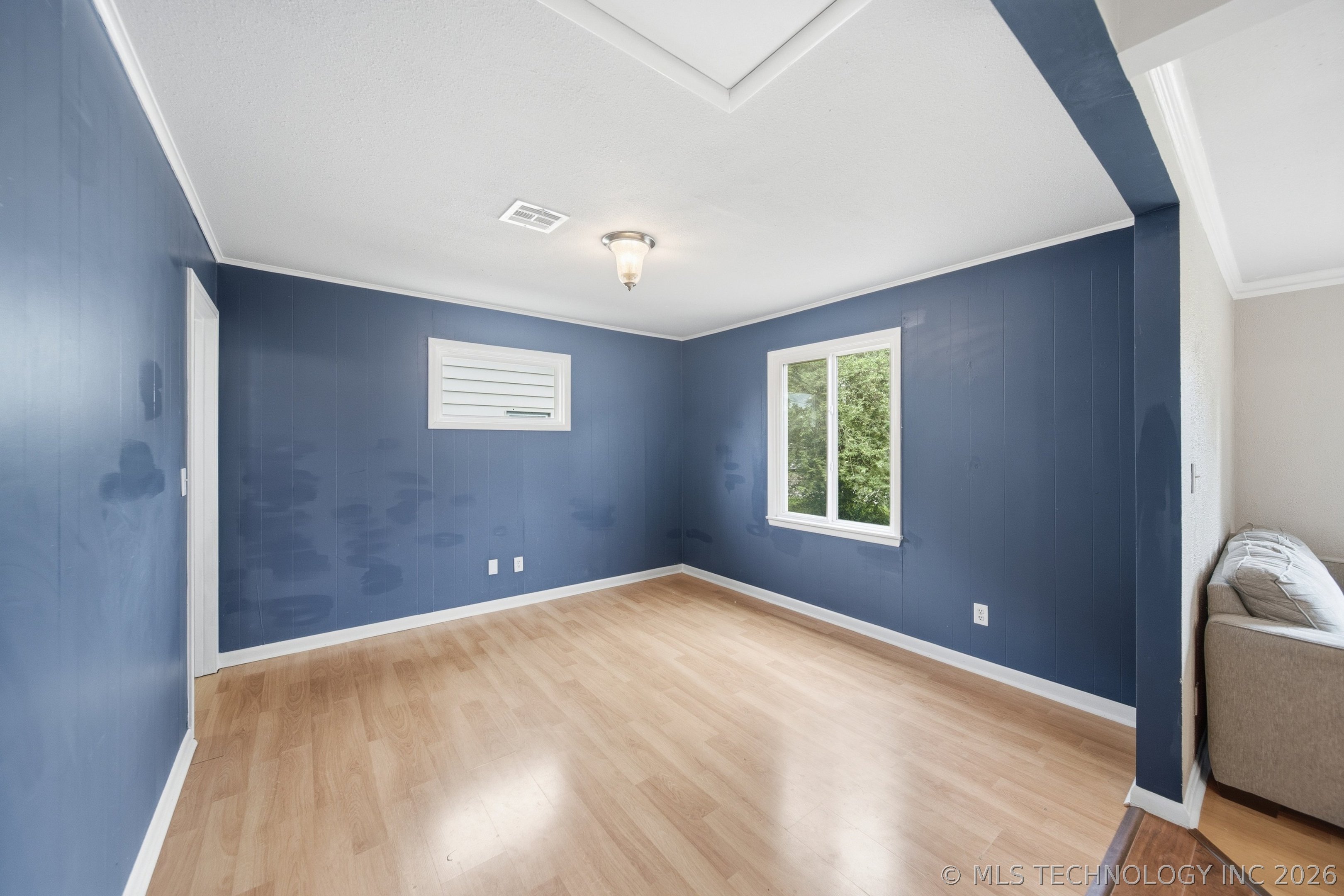 213 E 12th Place Property Photo 18