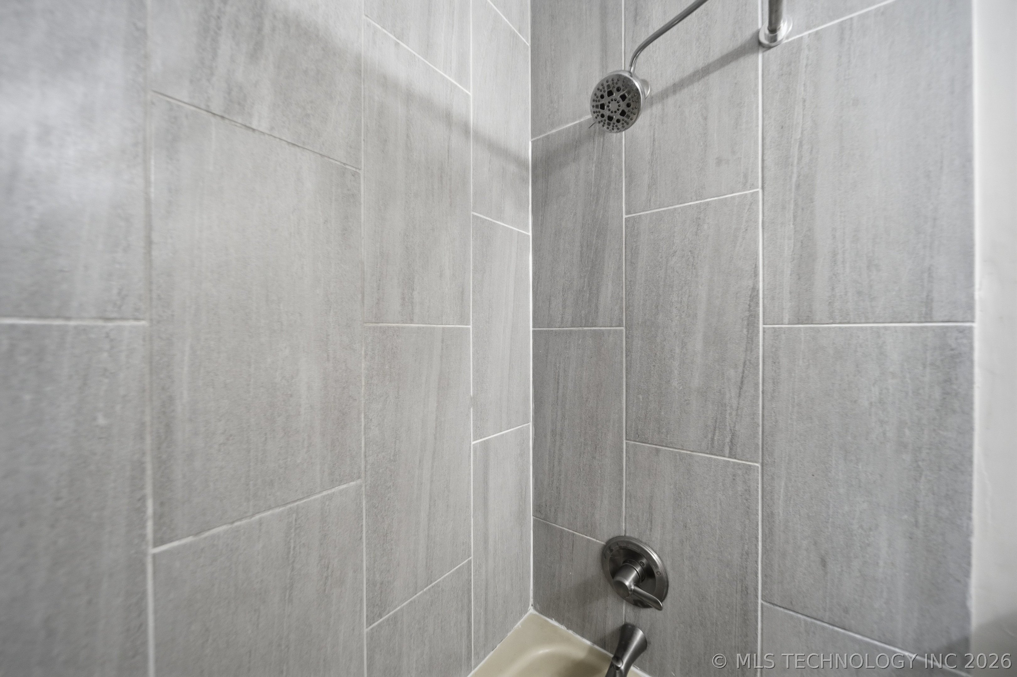 213 E 12th Place Property Photo 22