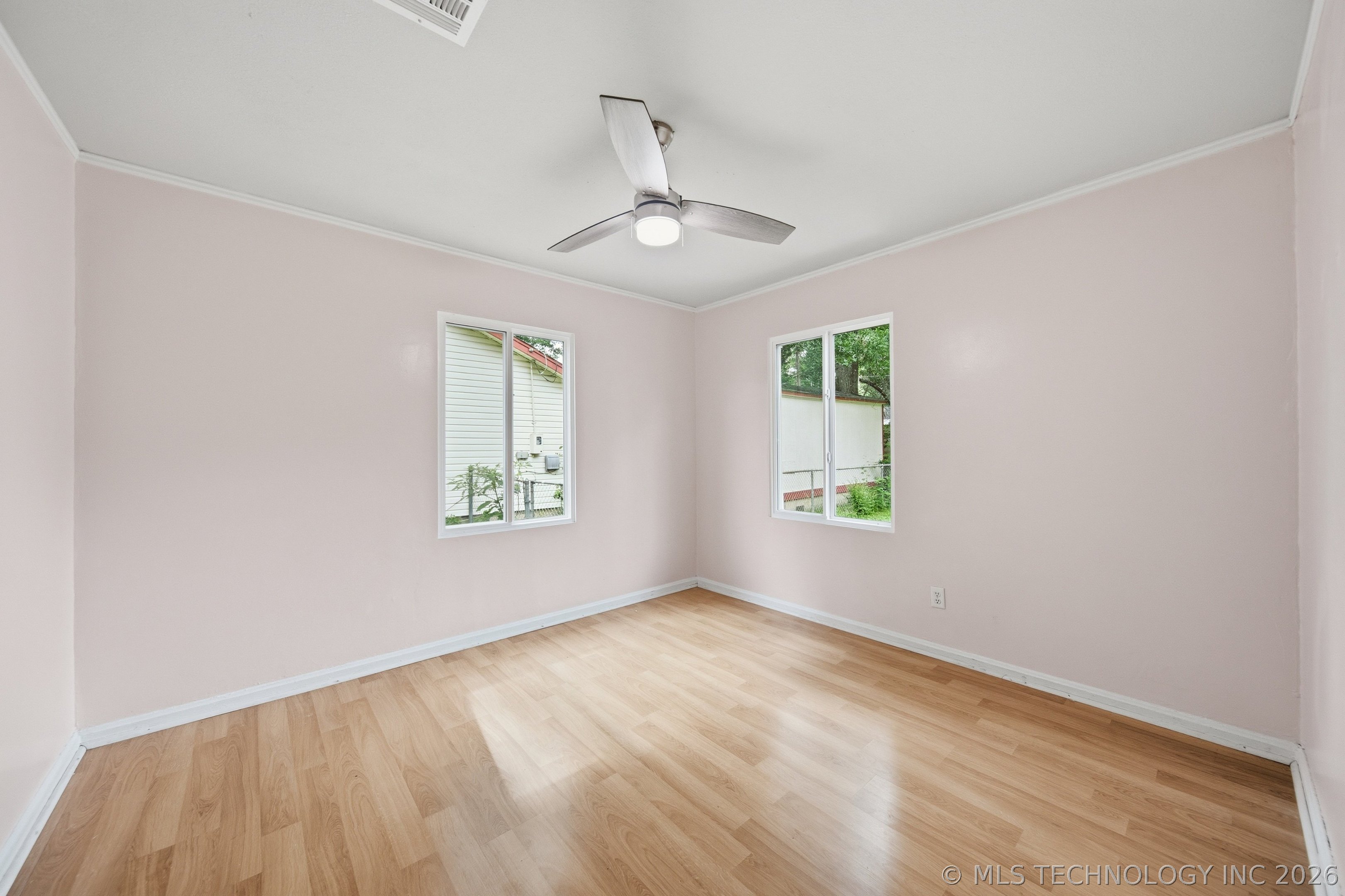 213 E 12th Place Property Photo 28