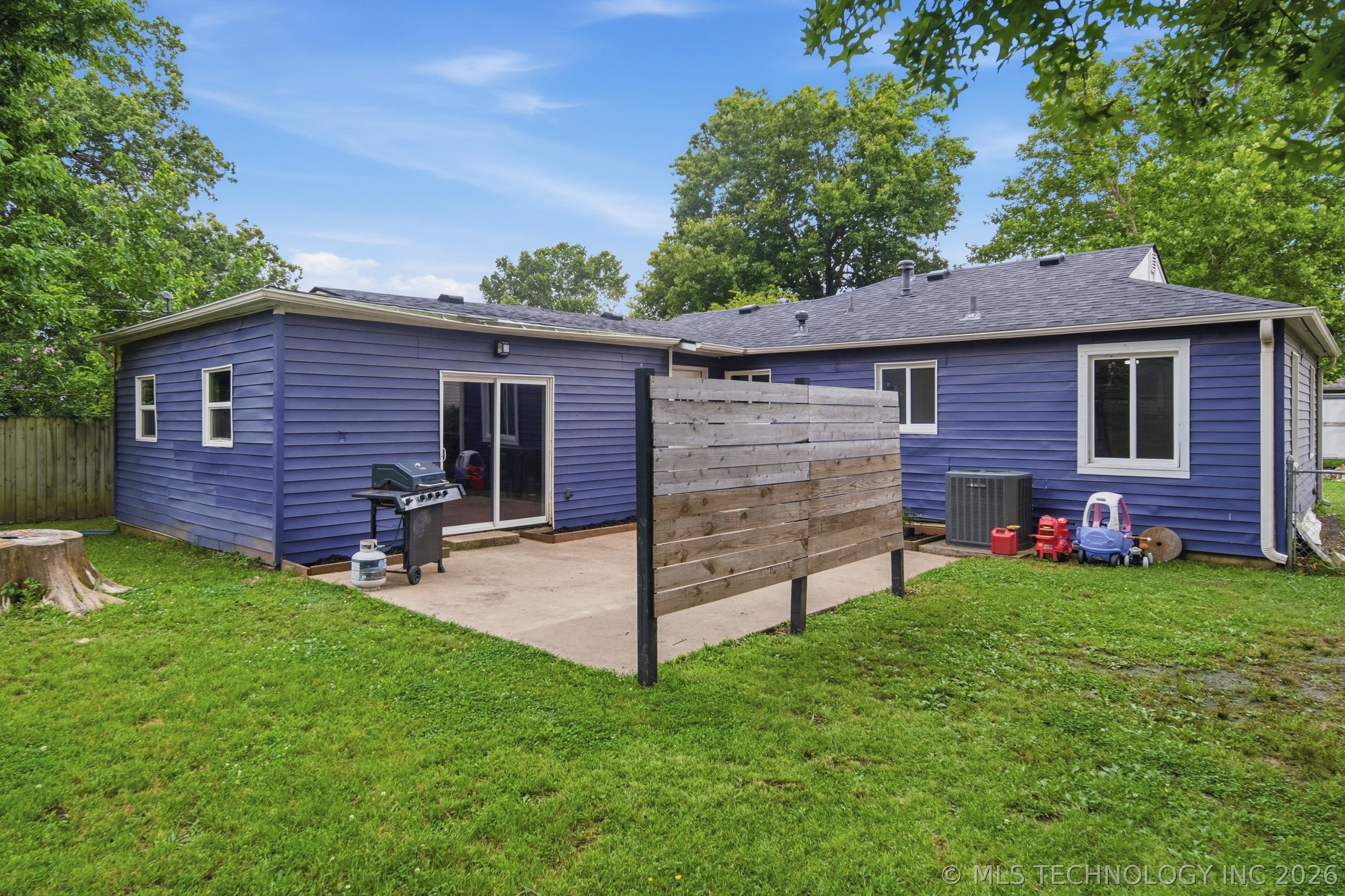 213 E 12th Place Property Photo 31