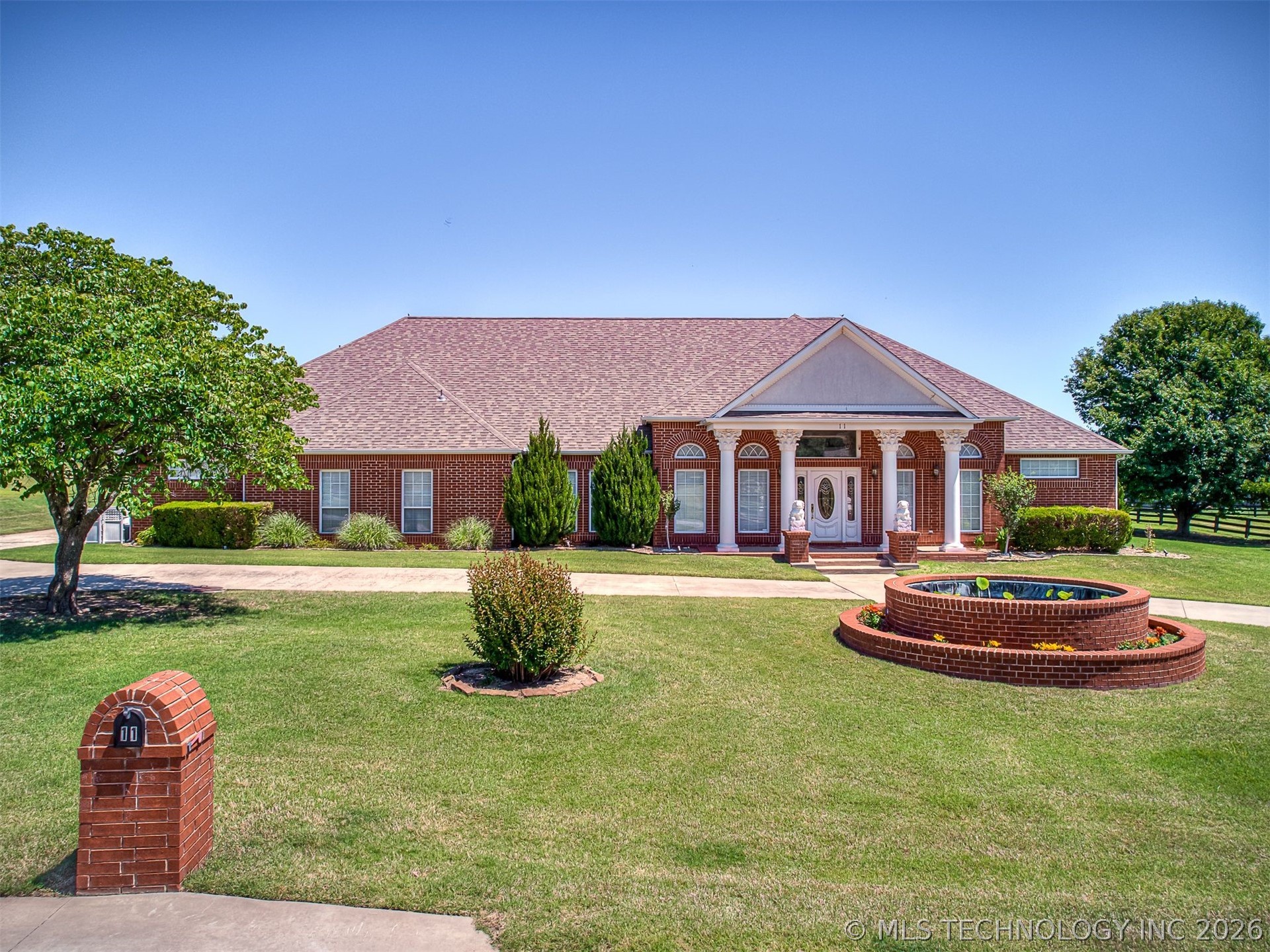 11 Longacre Drive
