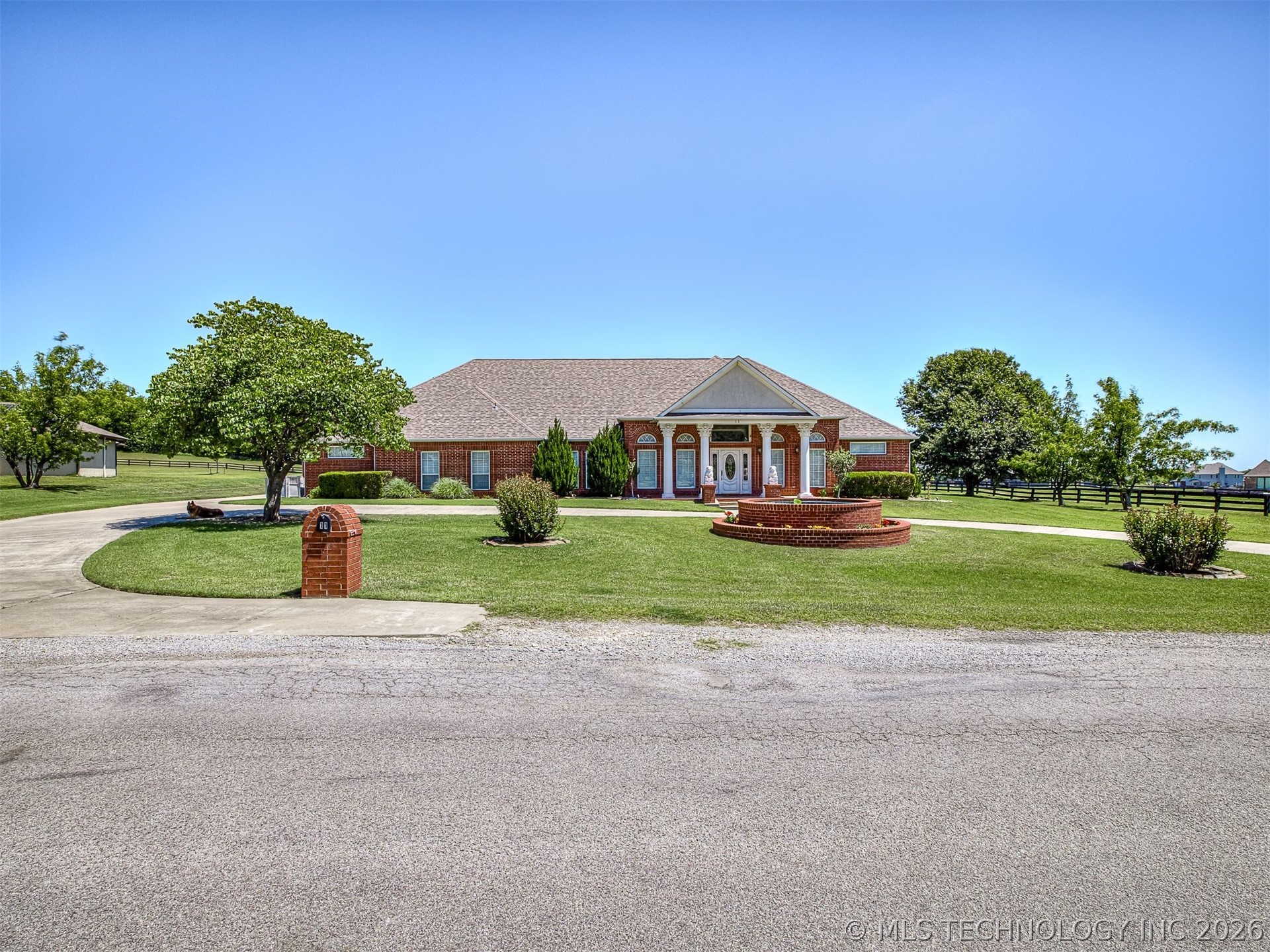 11 Longacre Drive Property Photo 2