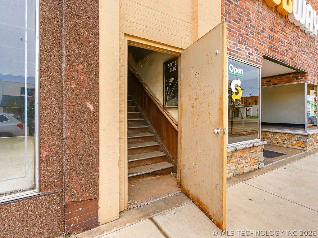 119 W Main Property Photo 11
