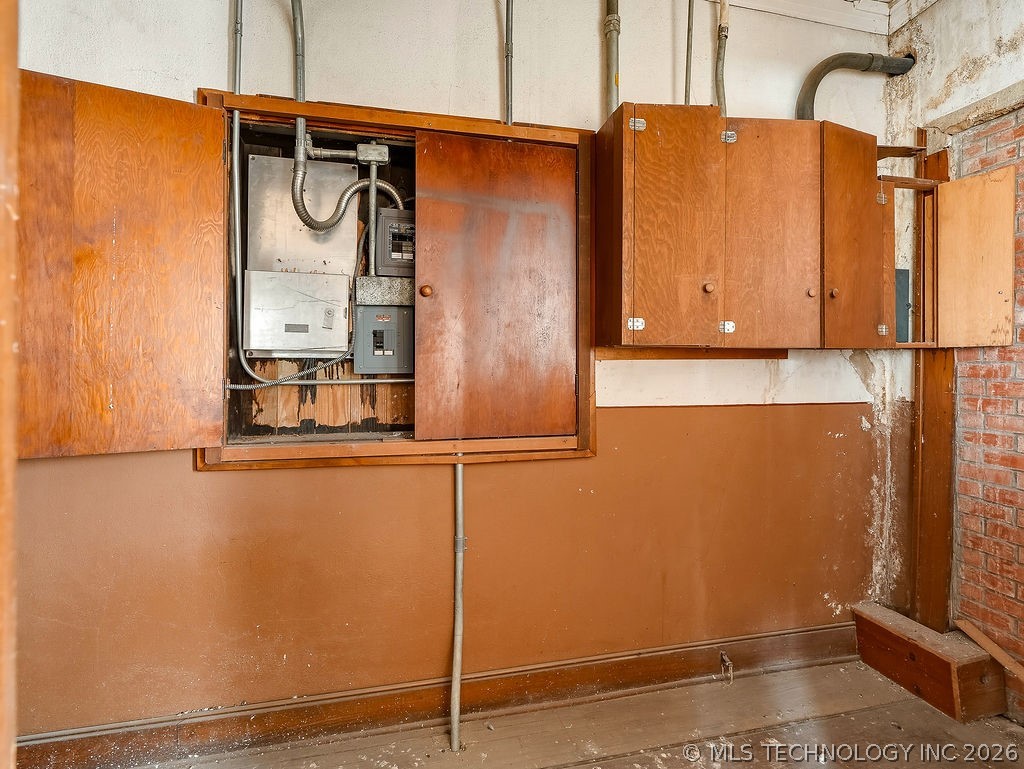 119 W Main Property Photo 45