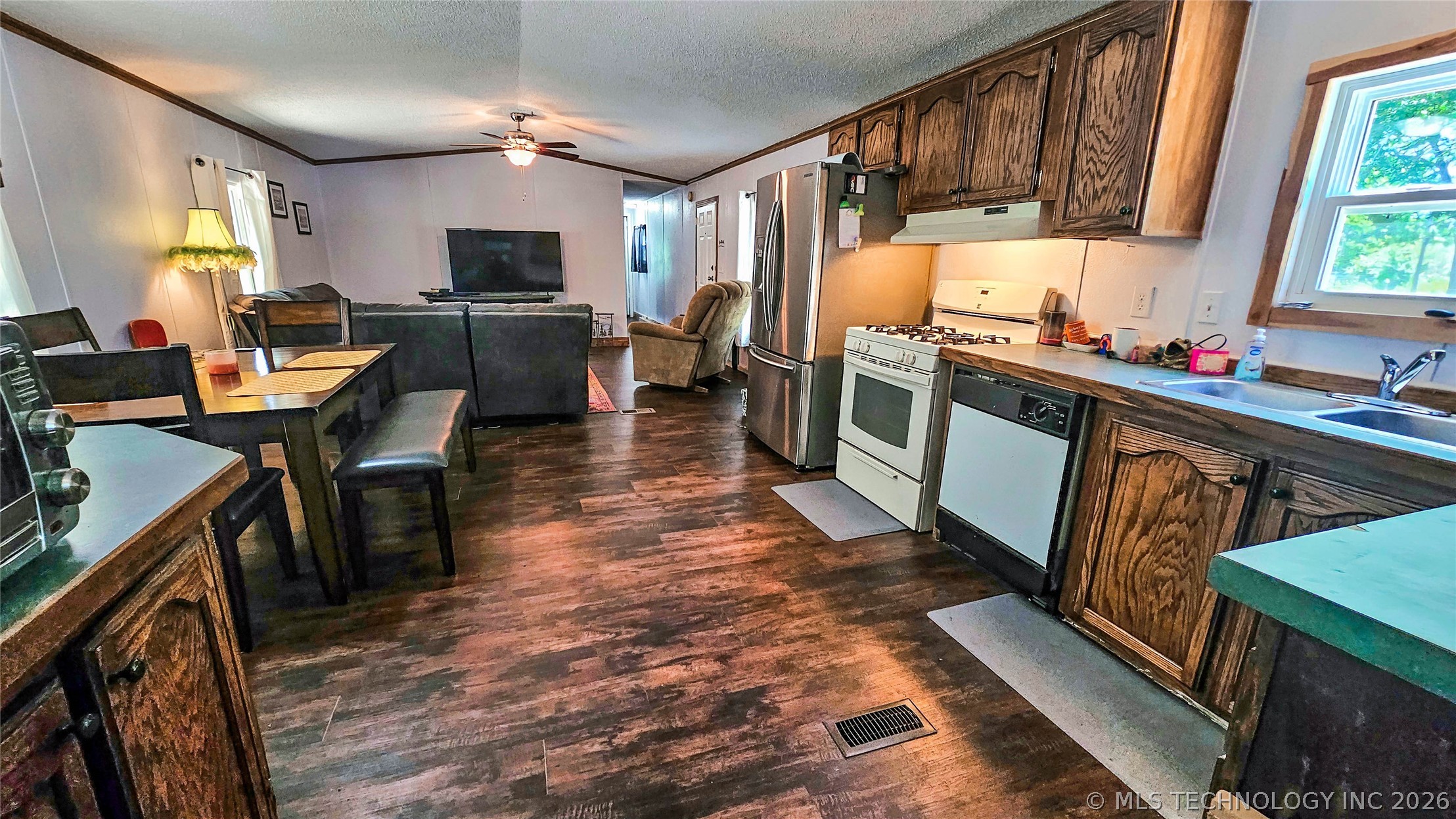 120467 S 4186 Property Photo 36