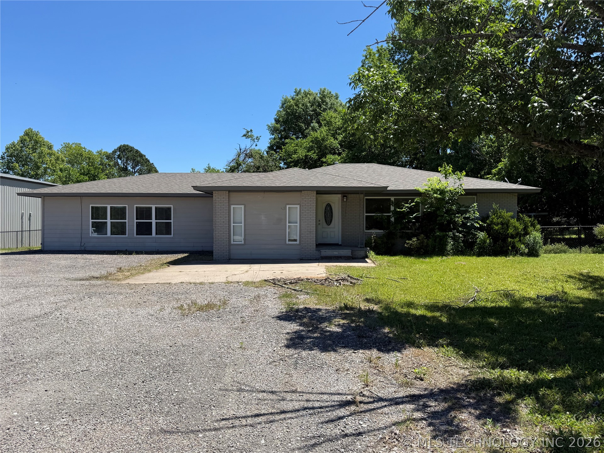 206 S Main Property Photo 1