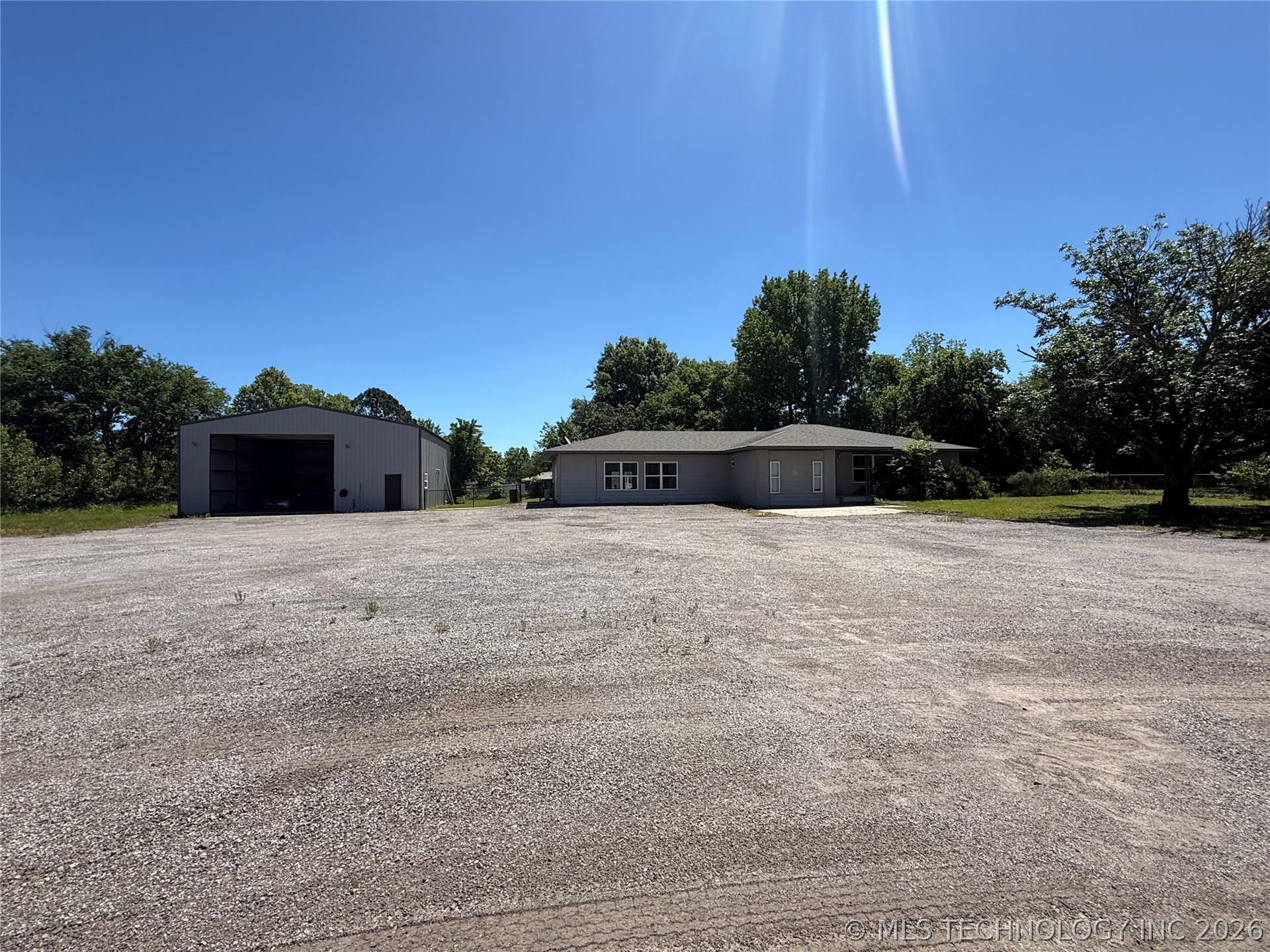 206 S Main Property Photo 2