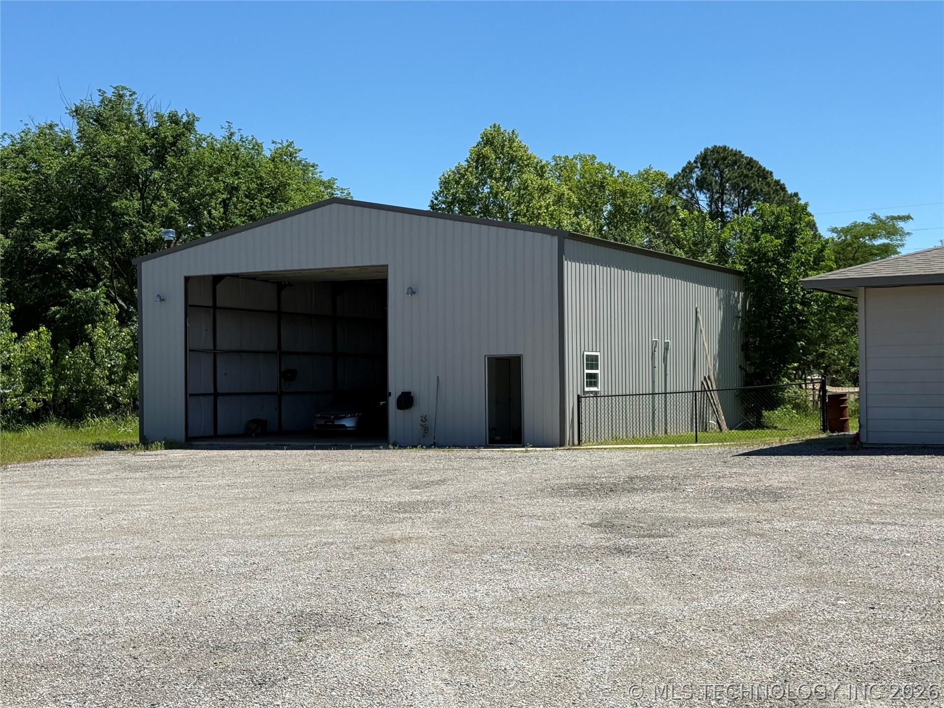 206 S Main Property Photo 3