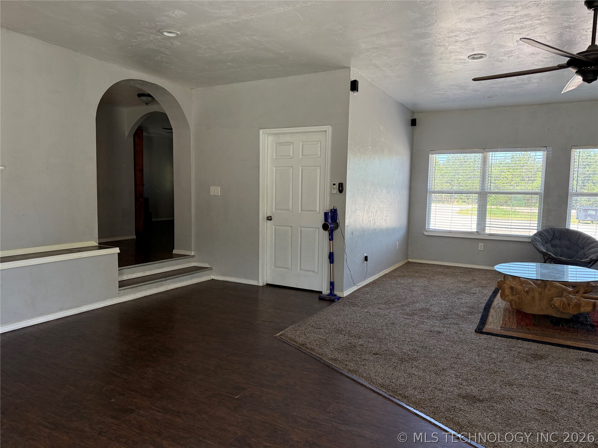 206 S Main Property Photo 5