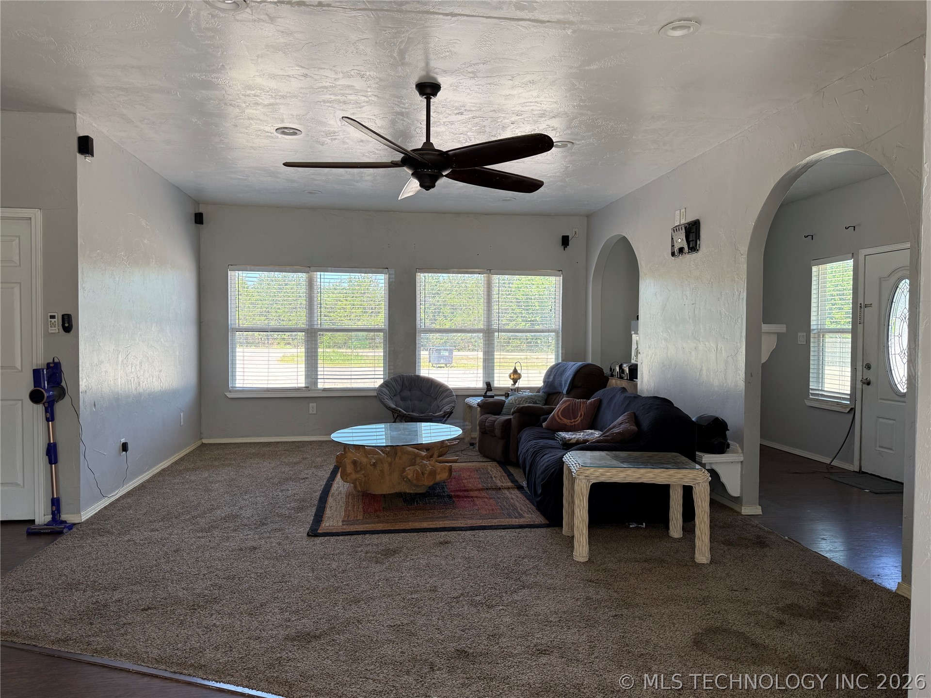 206 S Main Property Photo 6