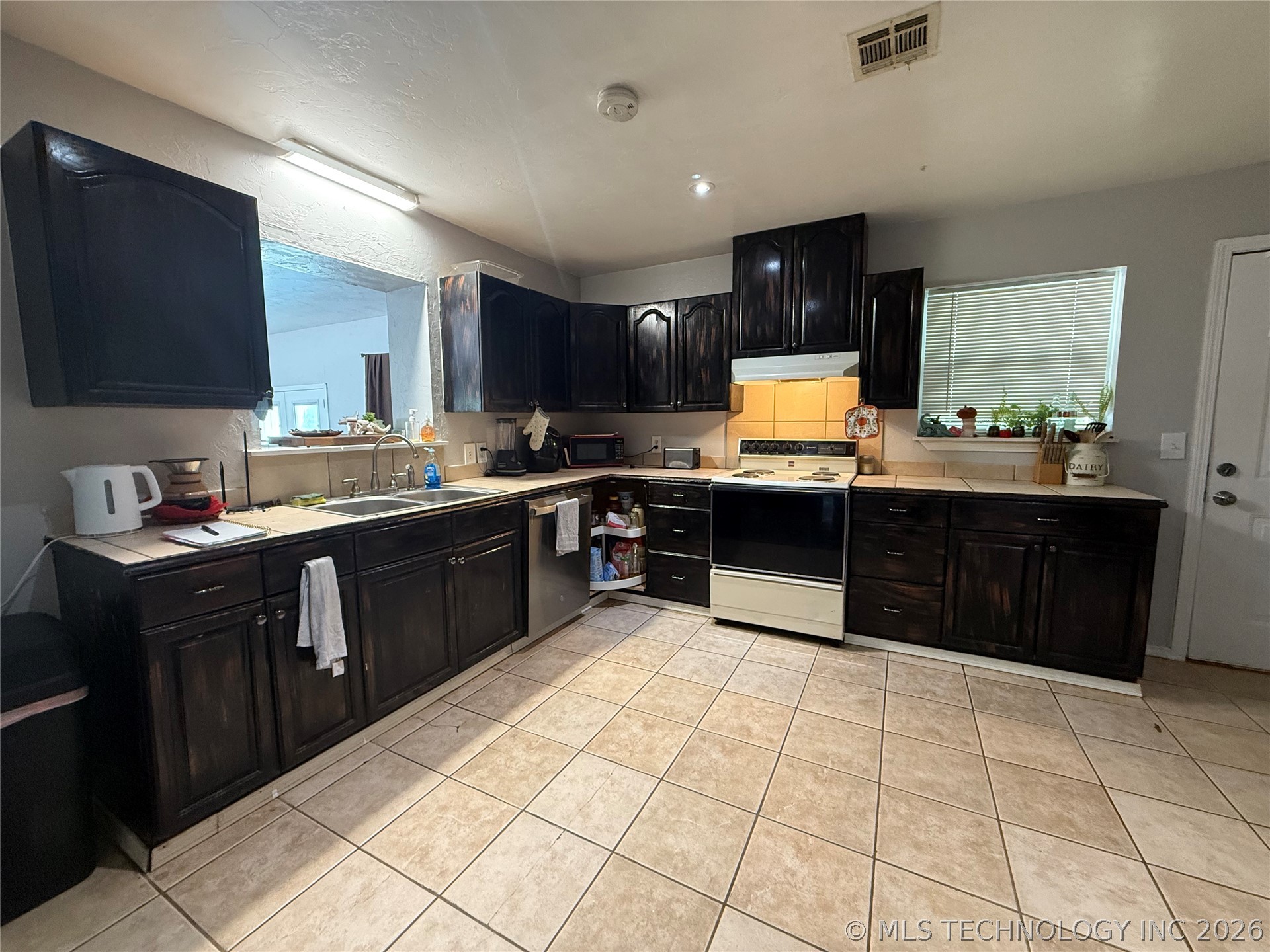 206 S Main Property Photo 8