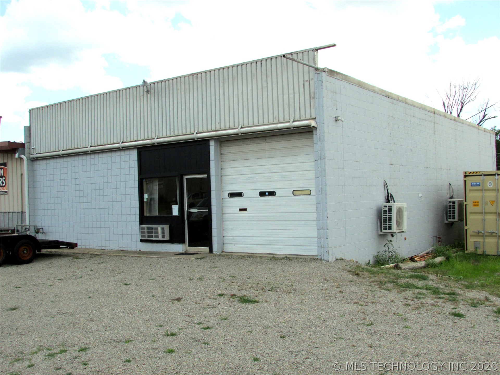 131 Se Cholwell Avenue Property Photo 1