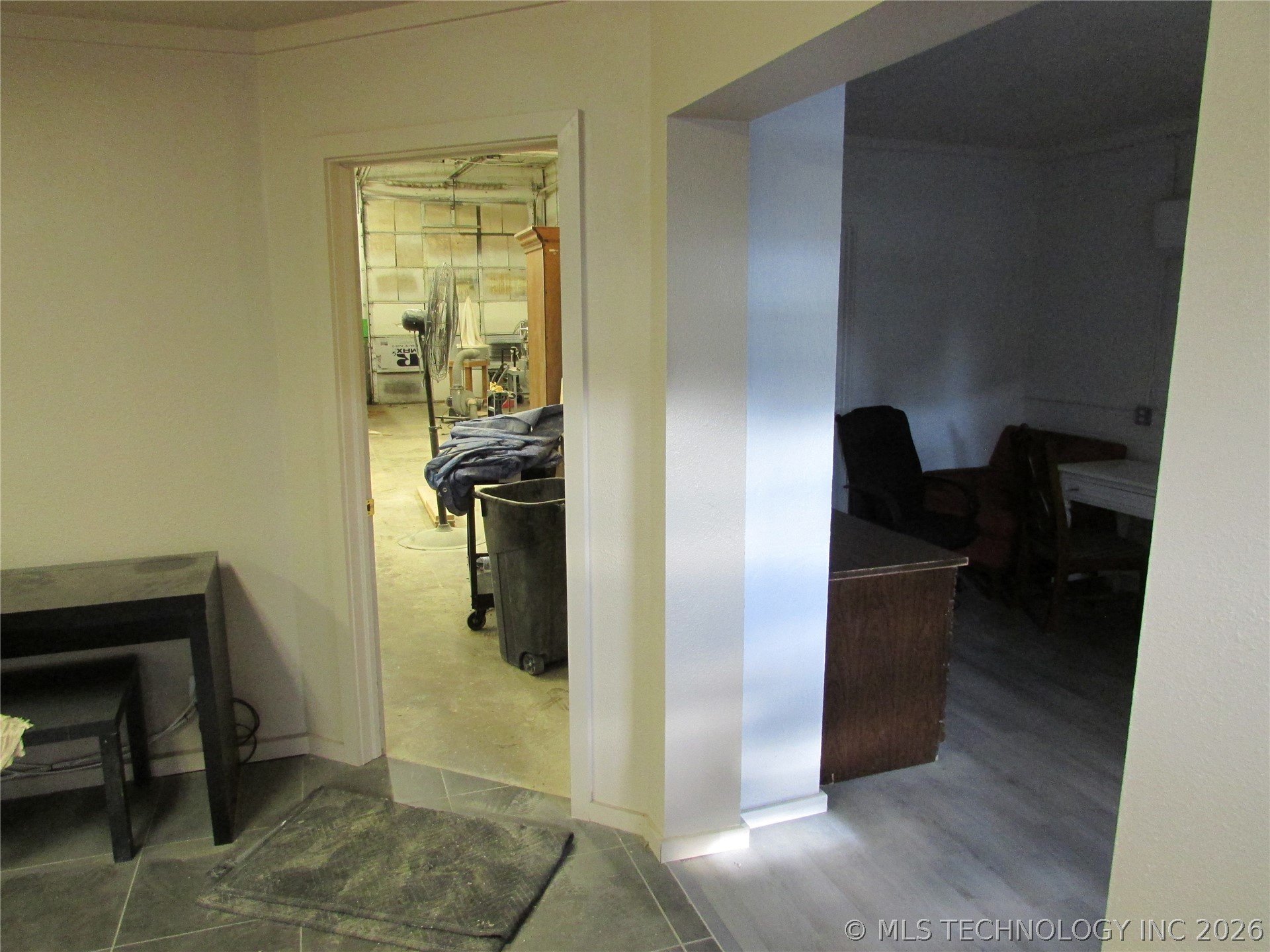 131 Se Cholwell Avenue Property Photo 2