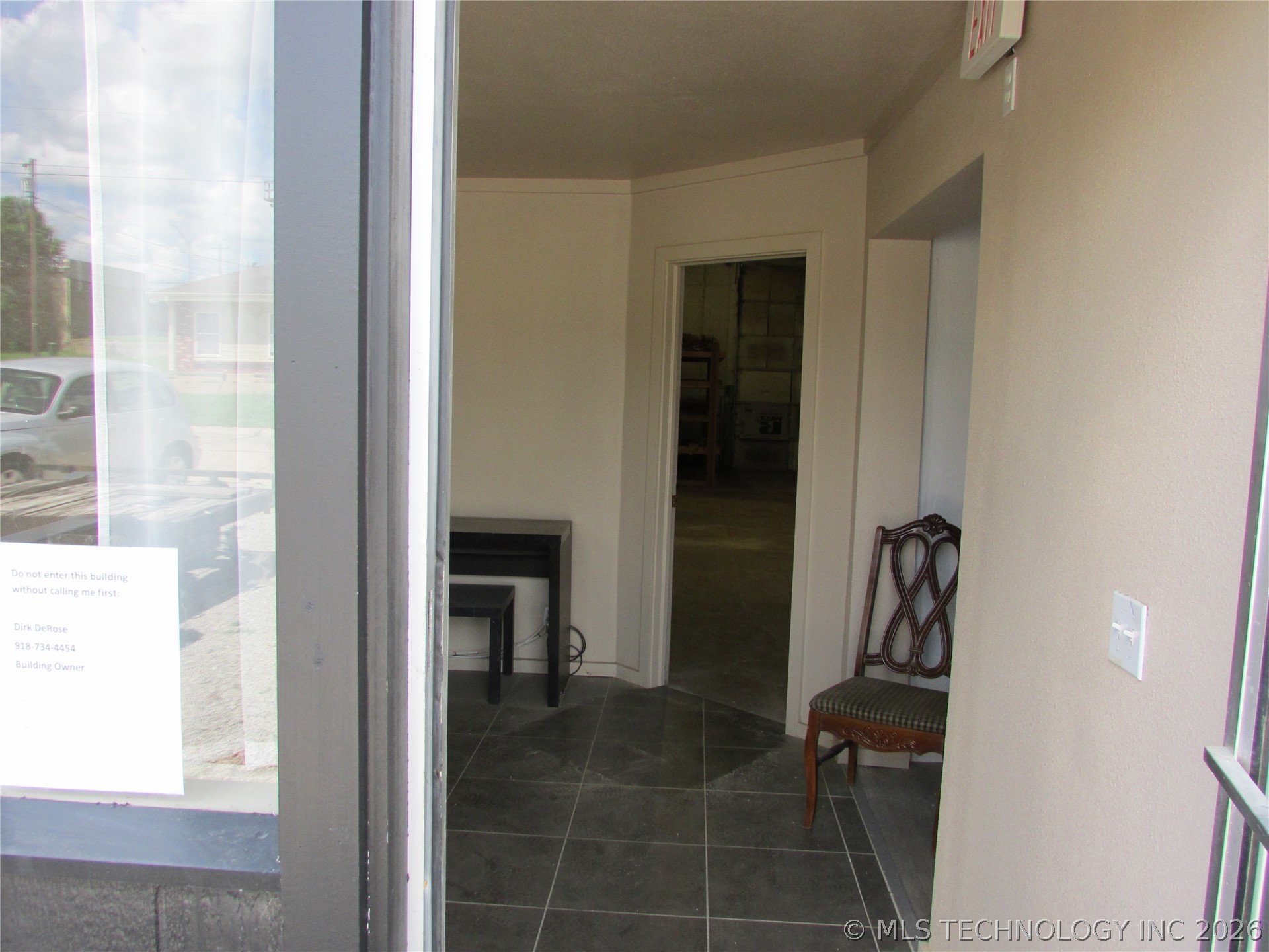131 Se Cholwell Avenue Property Photo 3