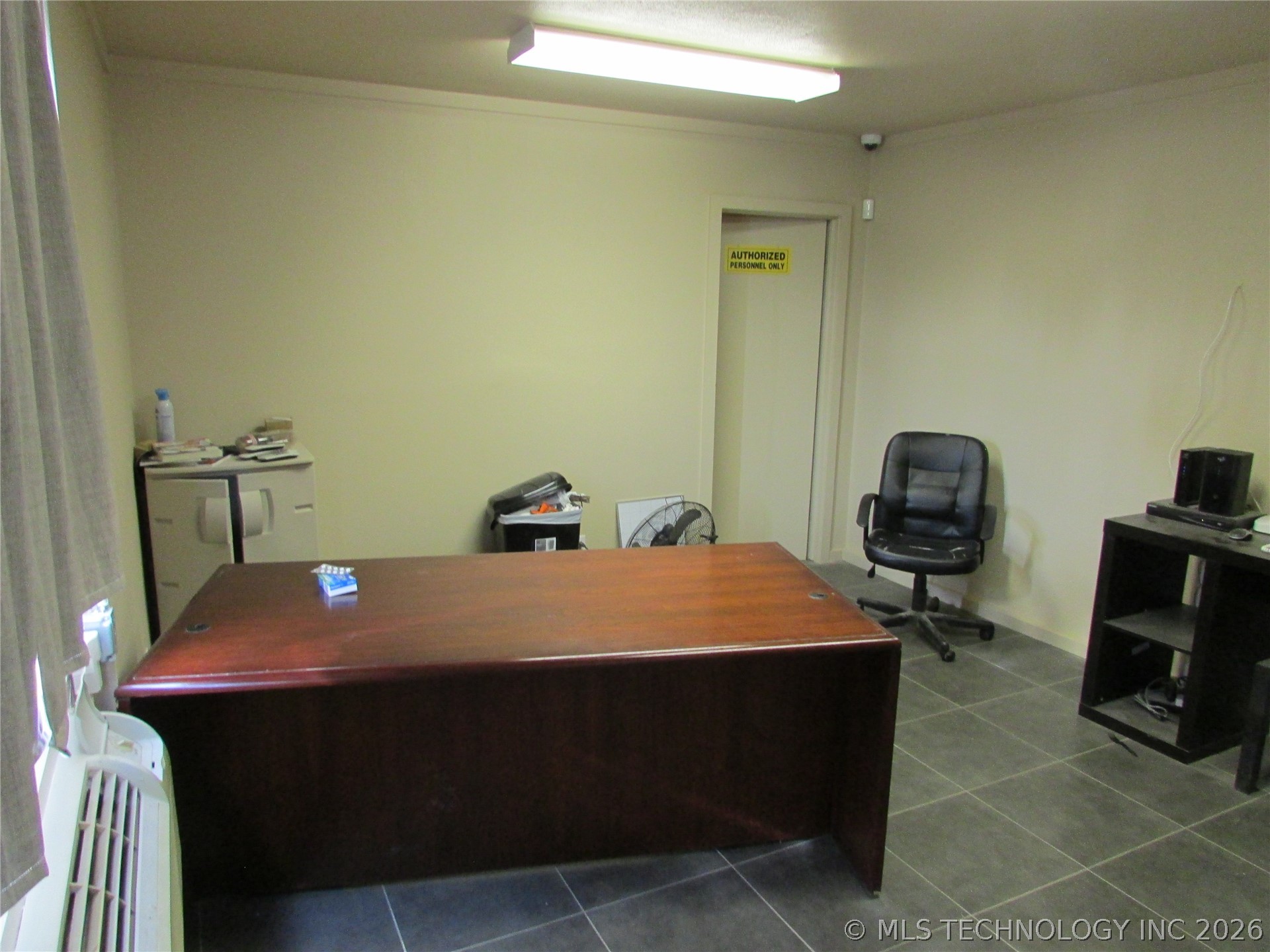 131 Se Cholwell Avenue Property Photo 5